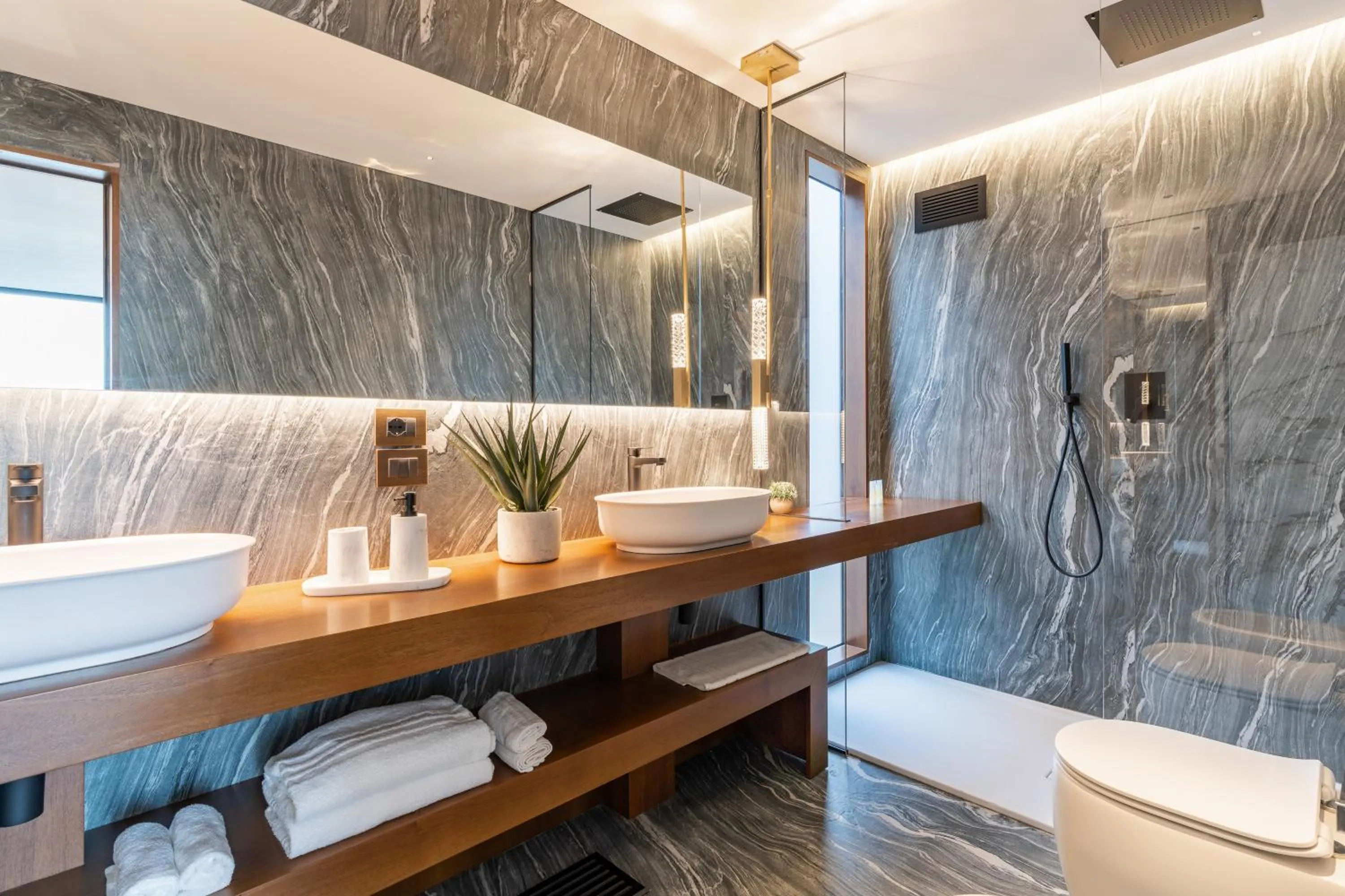 Shower in Baba Residences