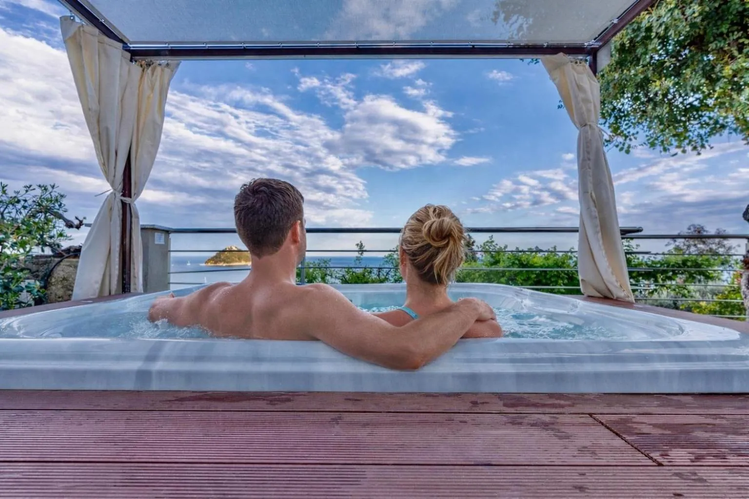 Hot Tub in Baba Residences