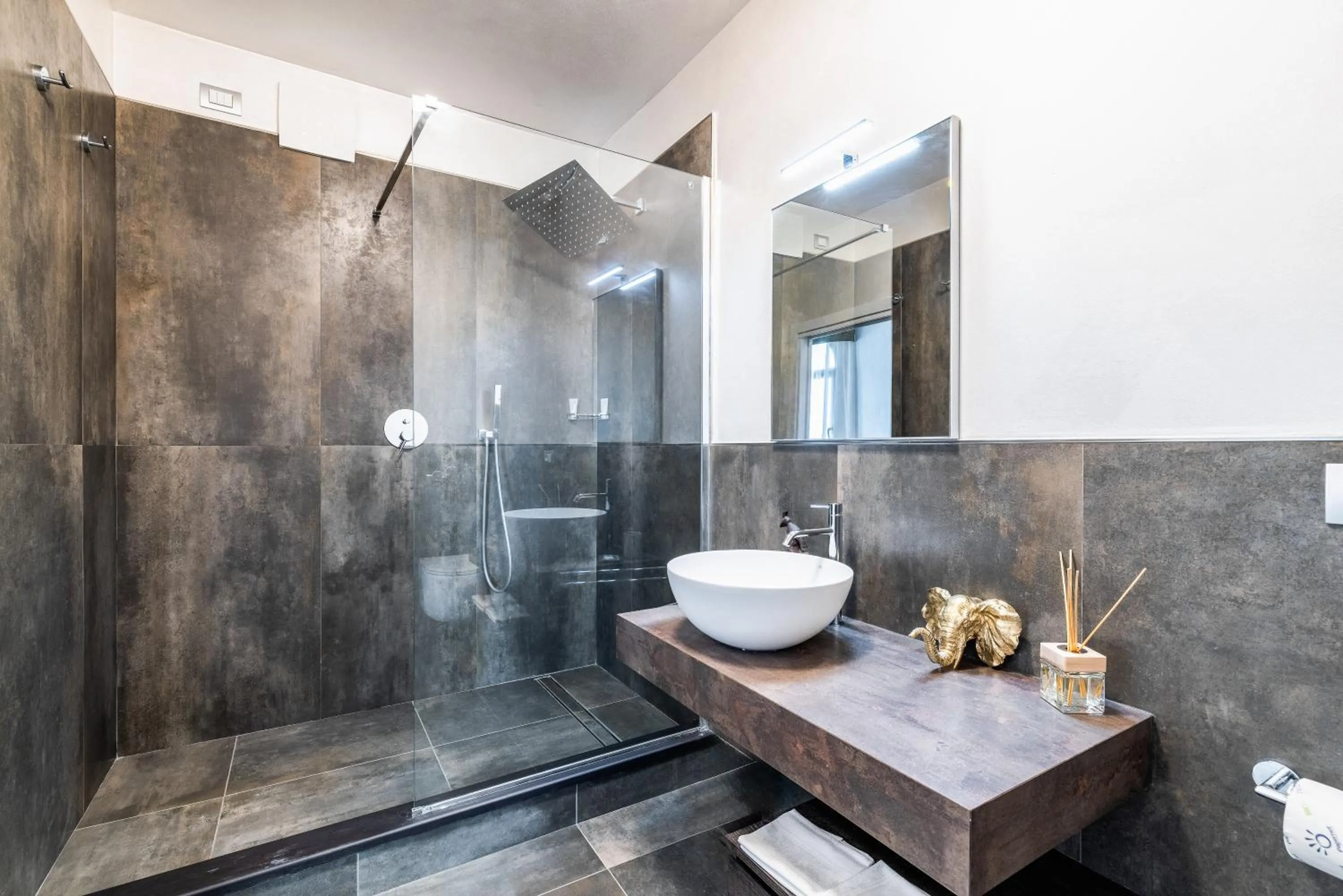 Shower in Baba Residences