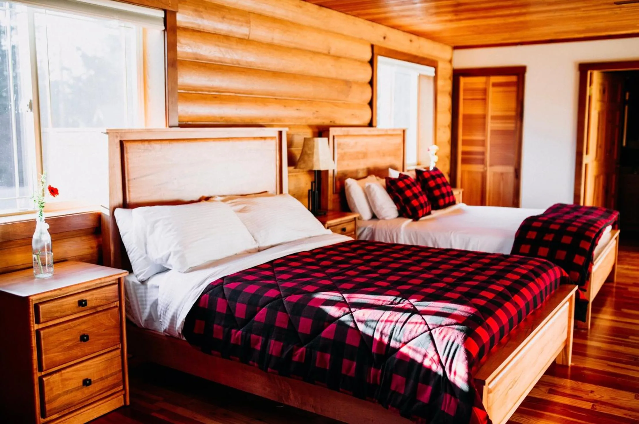 Bed in Cowichan River Lodge