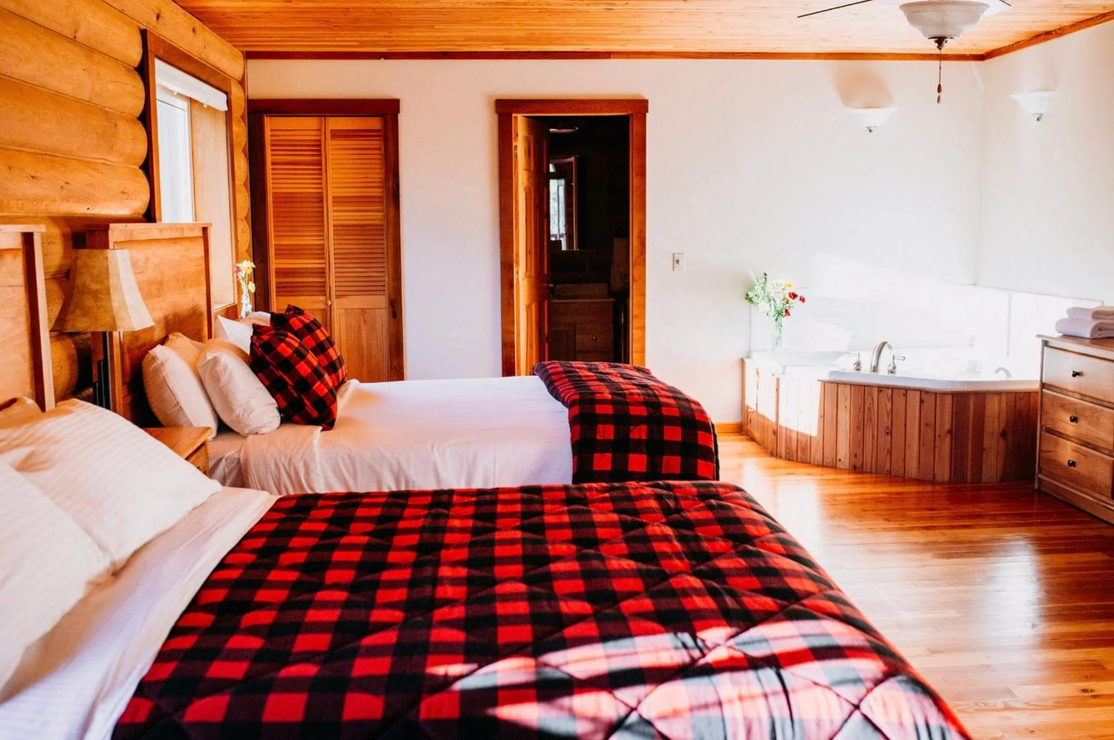 Bed in Cowichan River Lodge
