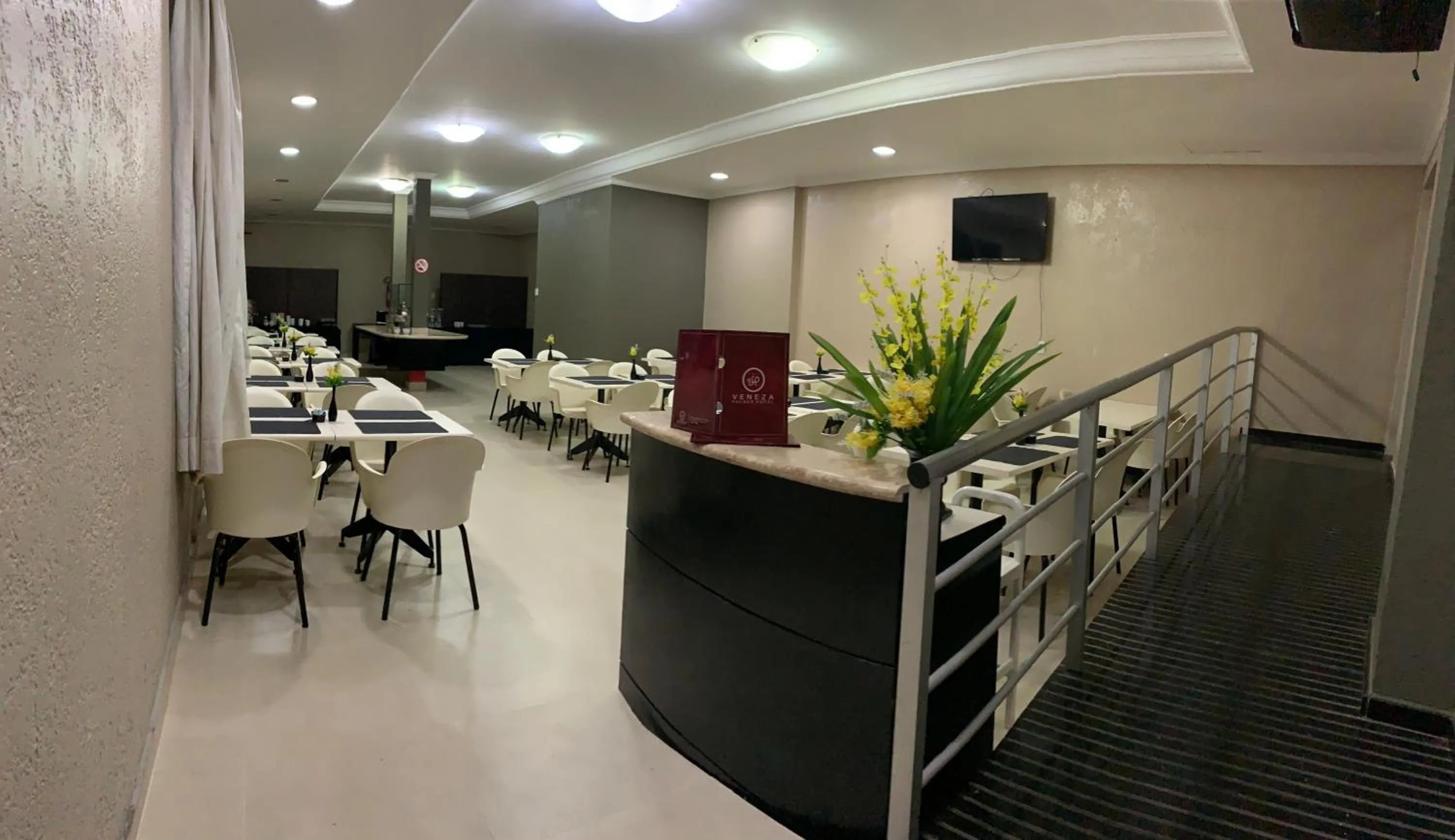 Restaurant/places to eat in Hotel Veneza