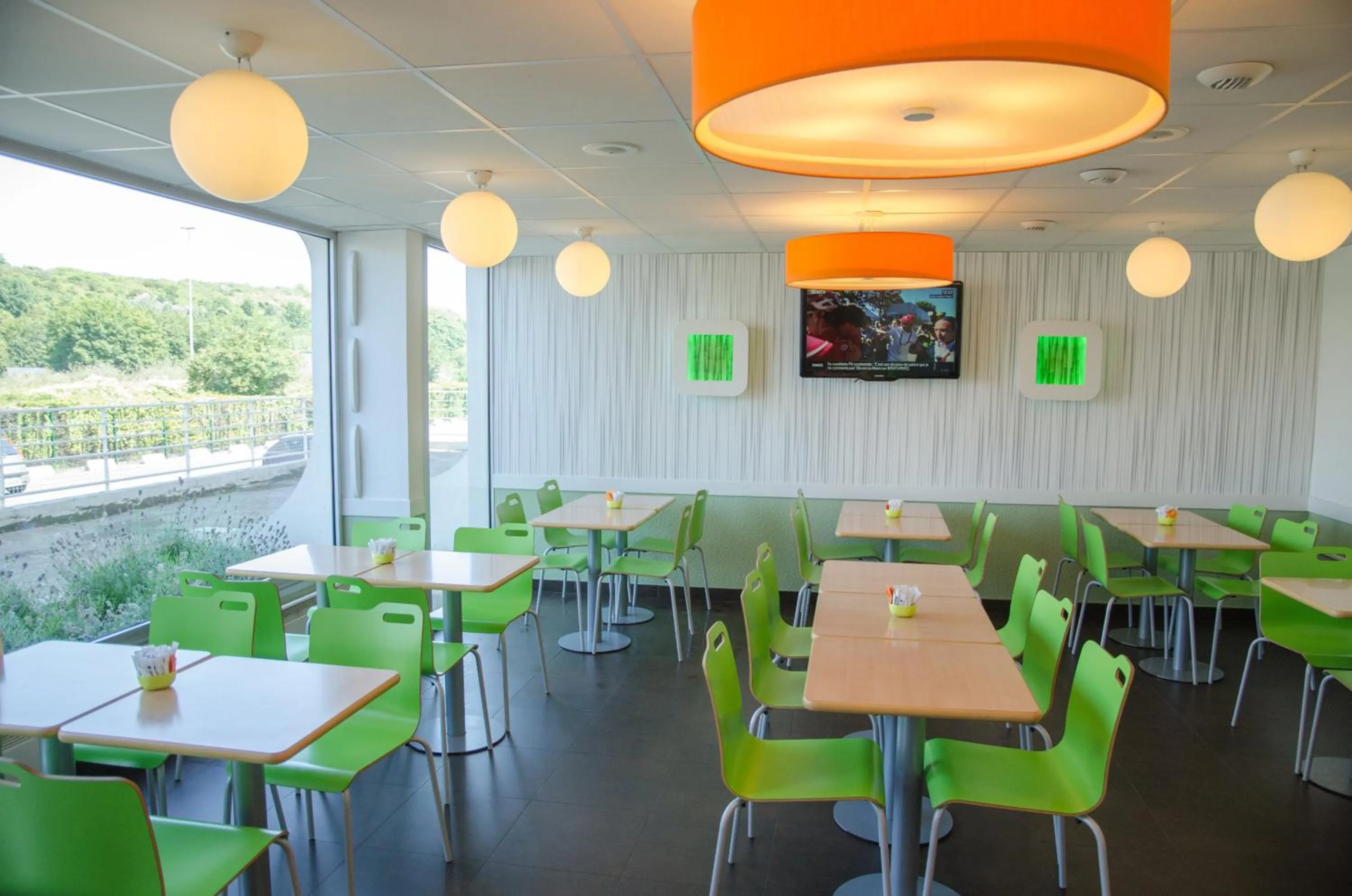 Restaurant/places to eat in ibis budget Aeroport le Bourget Garonor
