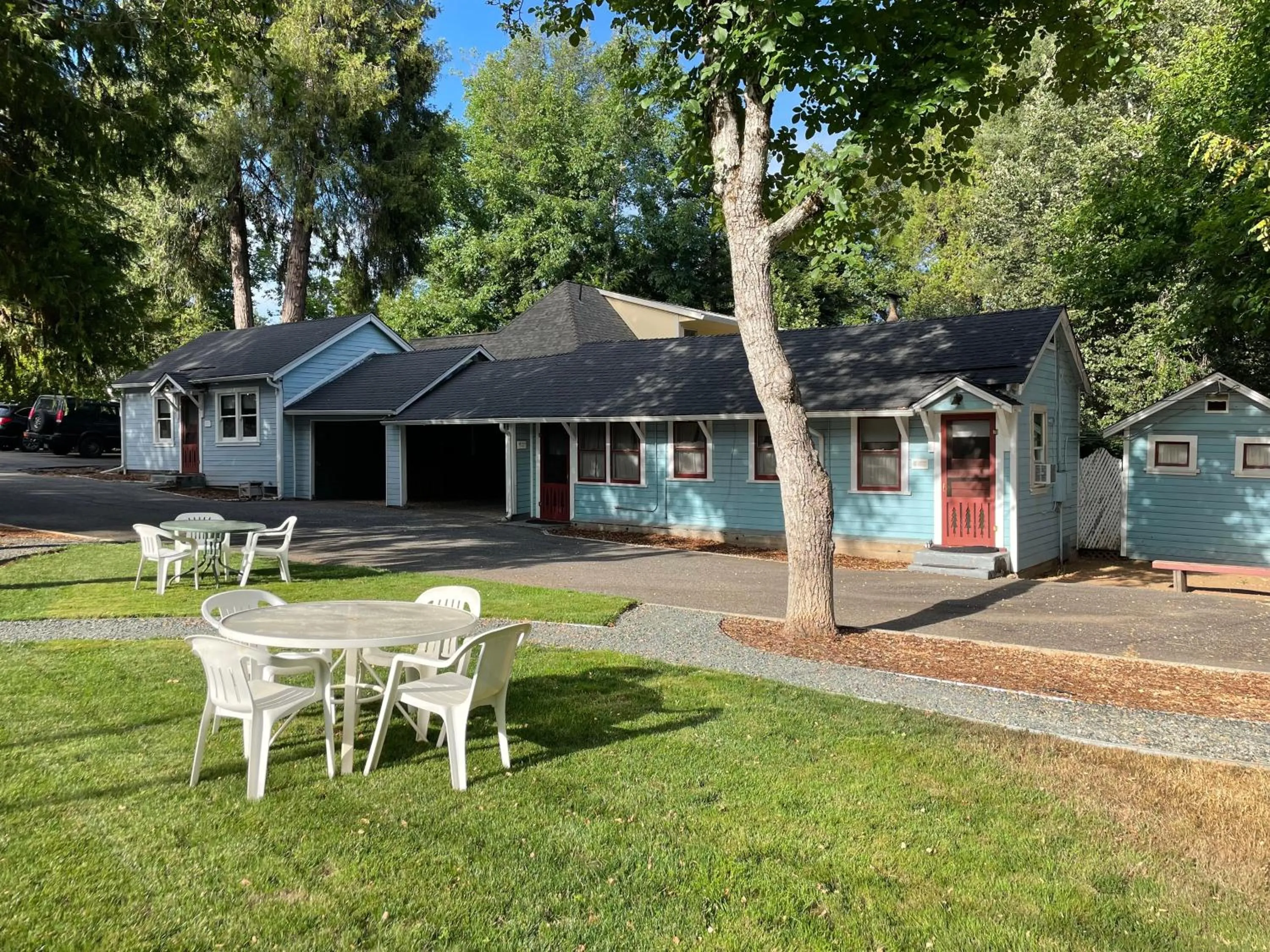 Garden in Piety Hill Cottages