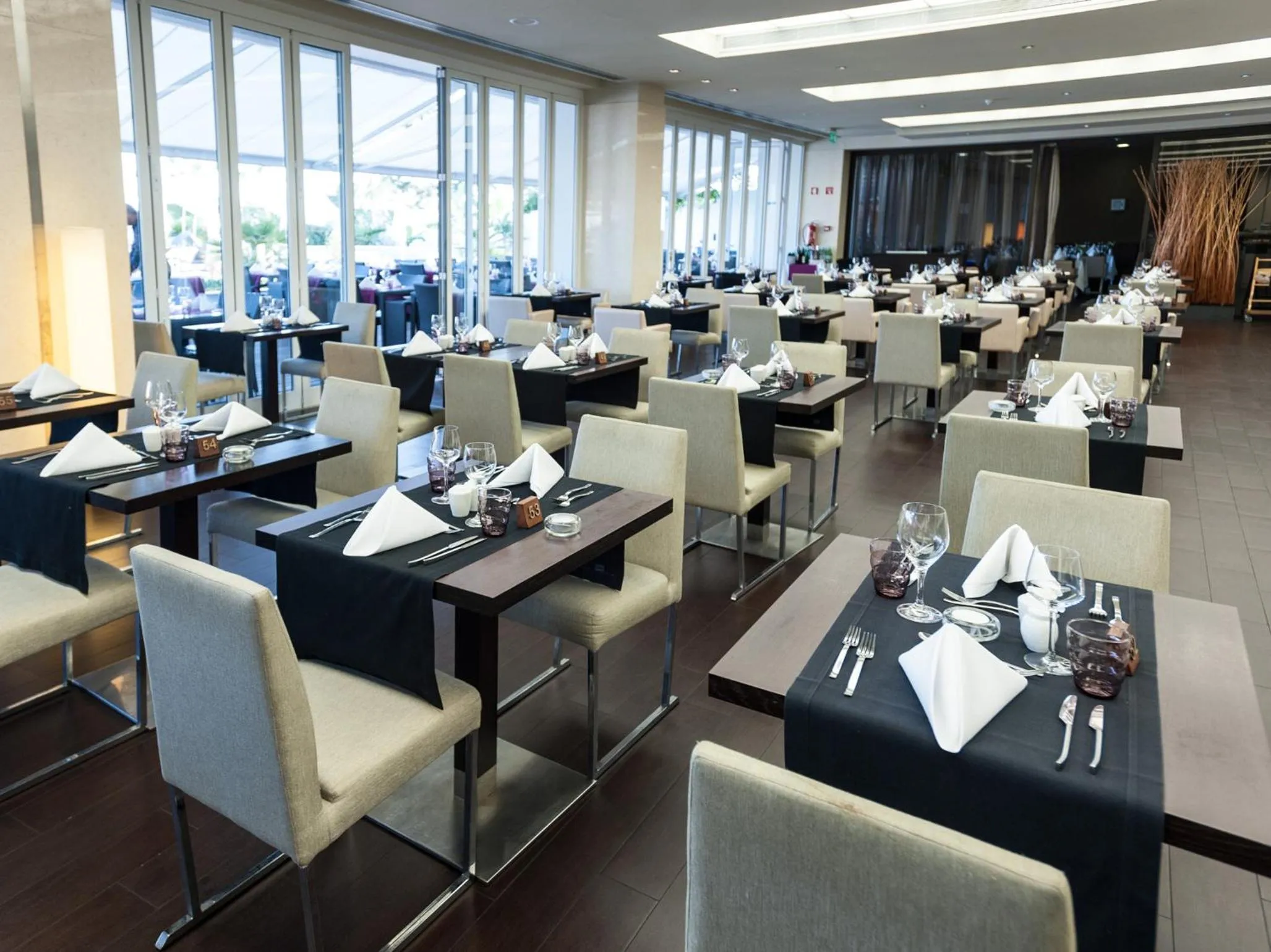 Restaurant/places to eat in Melia Madeira Mare