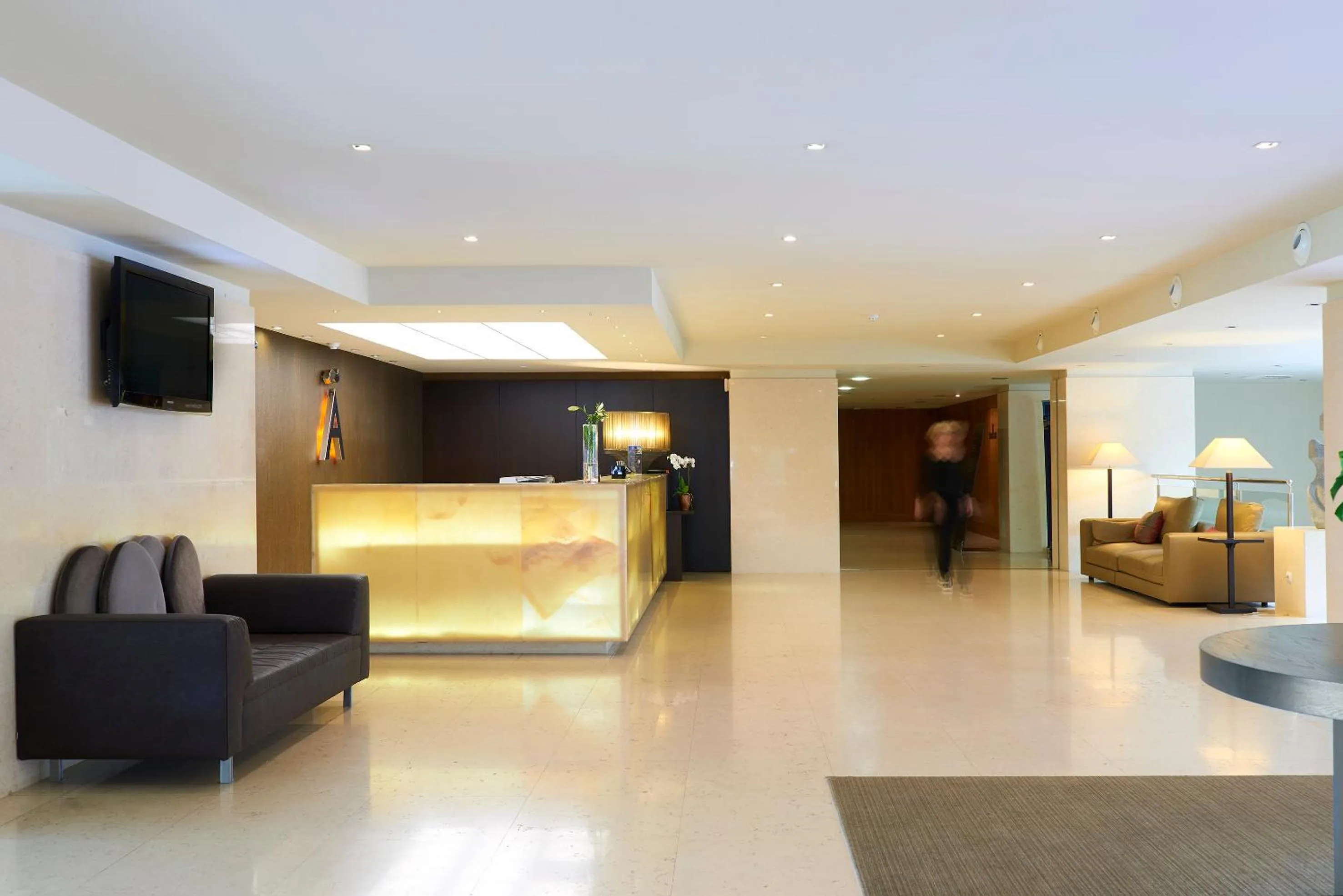 Lobby or reception in Melia Madeira Mare
