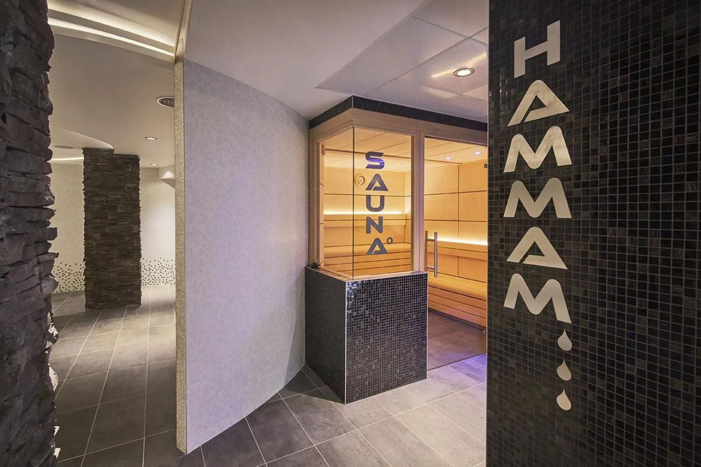 Sauna in Kyriad Prestige Lyon Est - Saint Priest Eurexpo Hotel and SPA