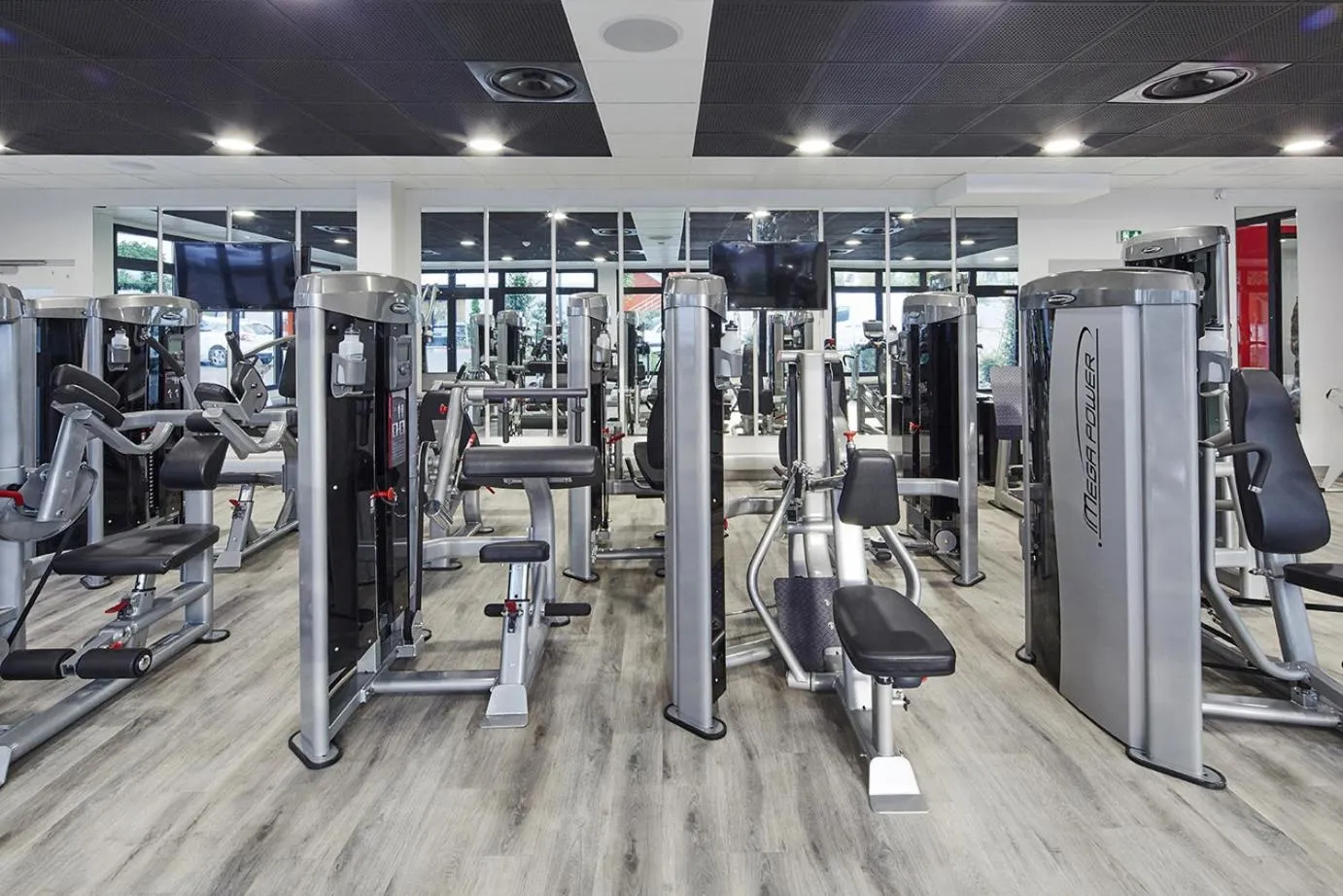 Fitness centre/facilities in Kyriad Prestige Lyon Est - Saint Priest Eurexpo Hotel and SPA