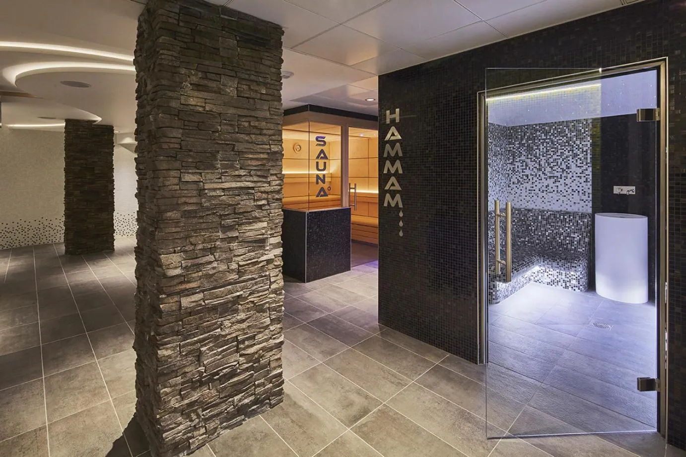 Sauna in Kyriad Prestige Lyon Est - Saint Priest Eurexpo Hotel and SPA