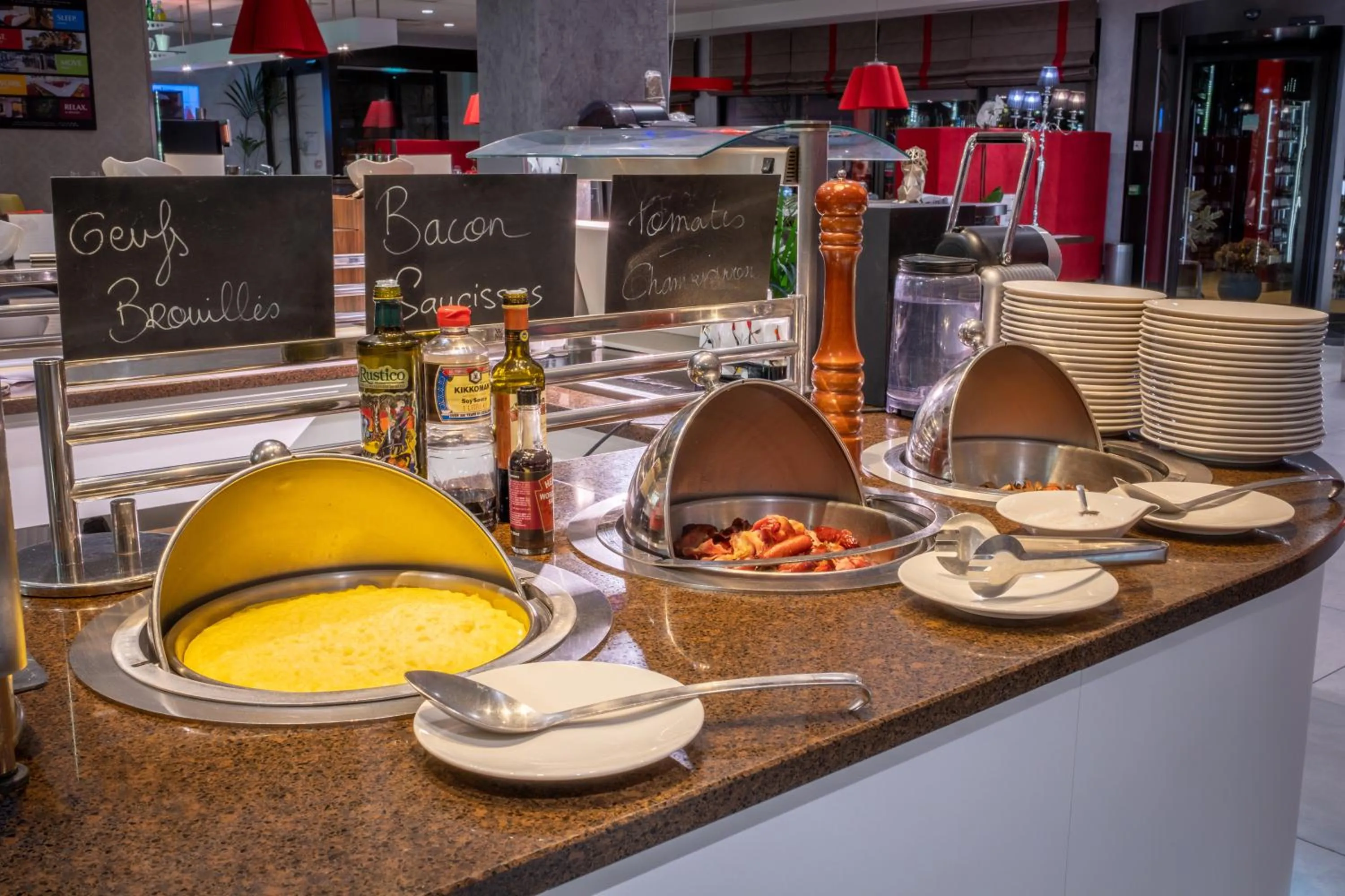 Food and drinks in Kyriad Prestige Lyon Est - Saint Priest Eurexpo Hotel and SPA