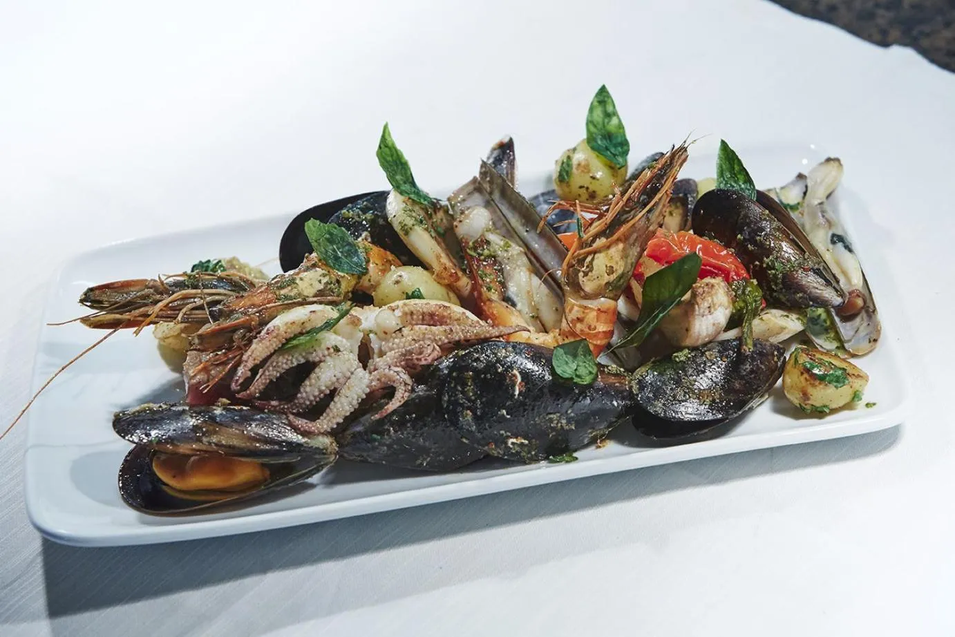 Restaurant/places to eat in Kyriad Prestige Lyon Est - Saint Priest Eurexpo Hotel and SPA