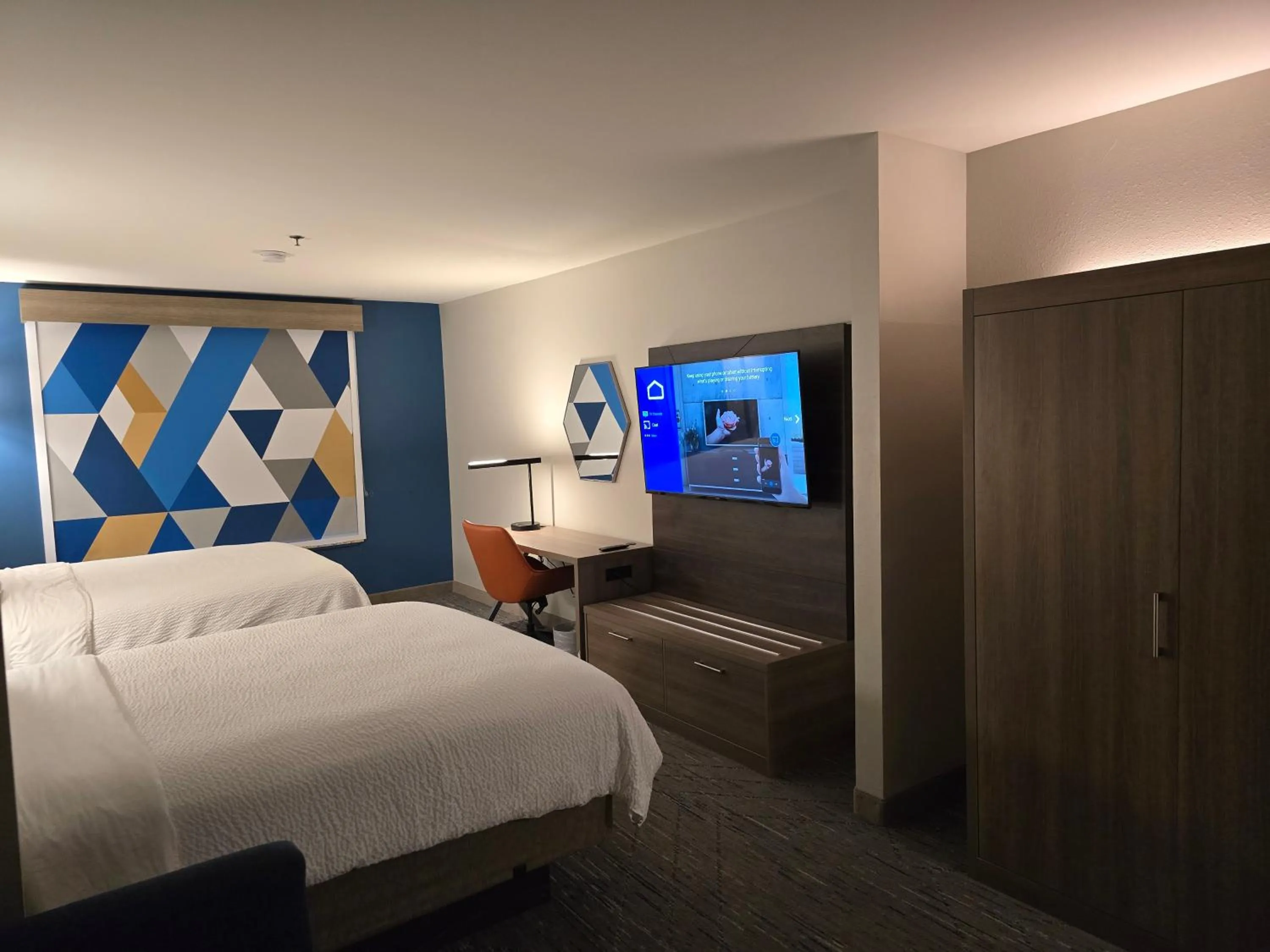 Bedroom, Bed in Holiday Inn Express & Suites - Smithfield/Selma by IHG