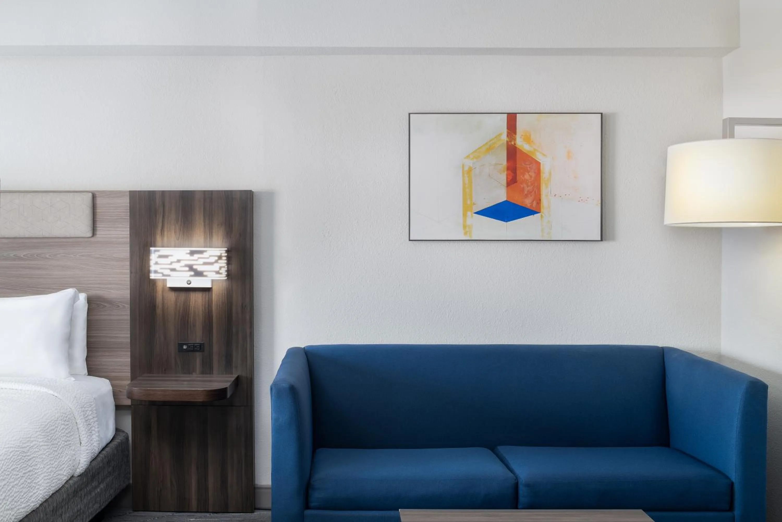 Seating area, Bed in Holiday Inn Express Atlanta West - Theme Park Area by IHG