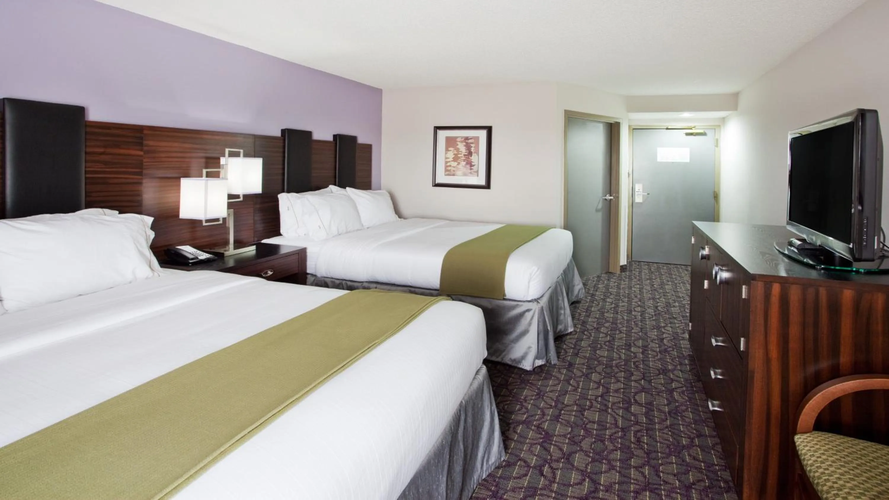 Photo of the whole room, Bed in Holiday Inn Express Atlanta West - Theme Park Area by IHG