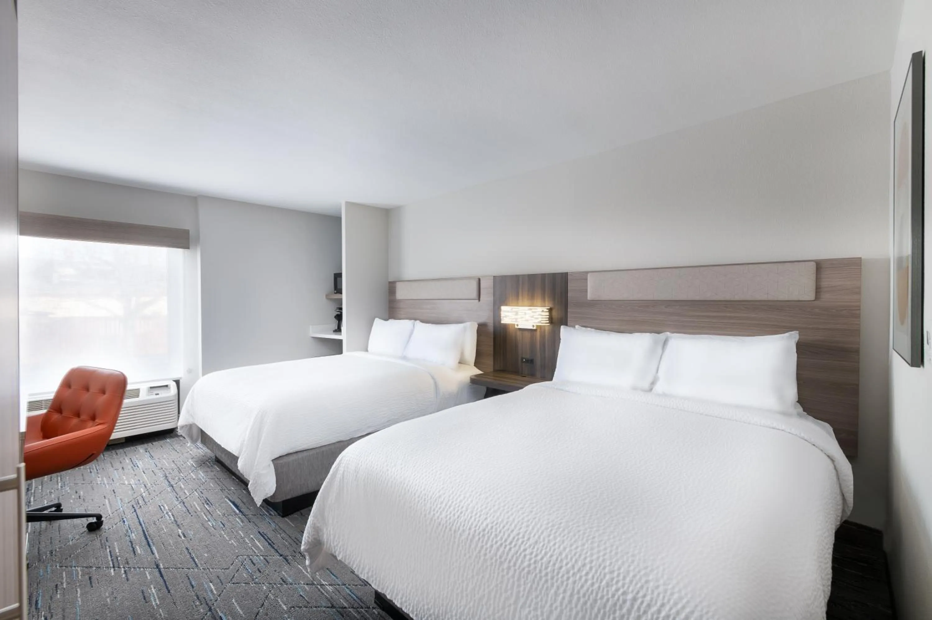 Photo of the whole room, Bed in Holiday Inn Express Atlanta West - Theme Park Area by IHG