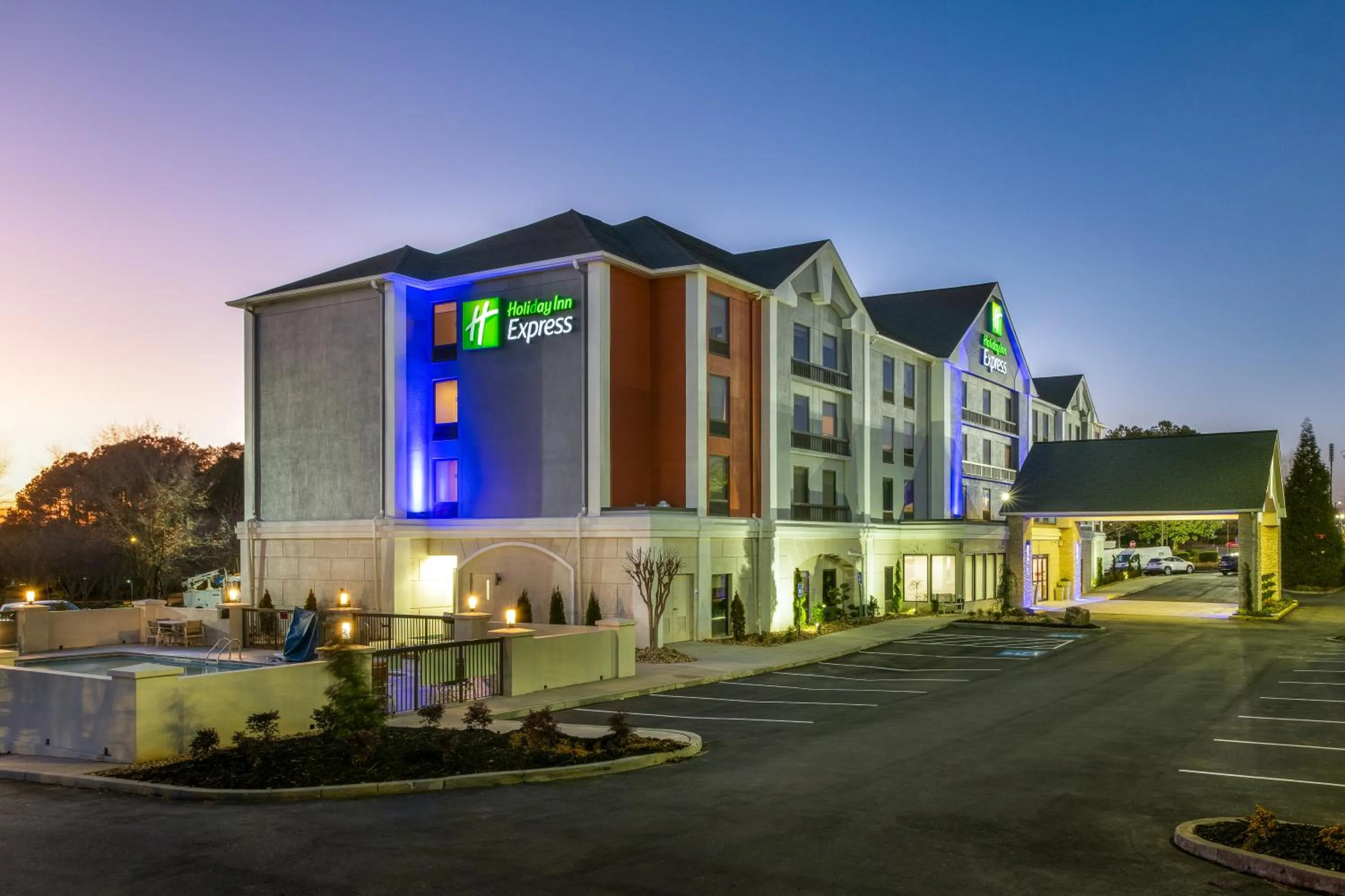 Property building in Holiday Inn Express Atlanta West - Theme Park Area by IHG