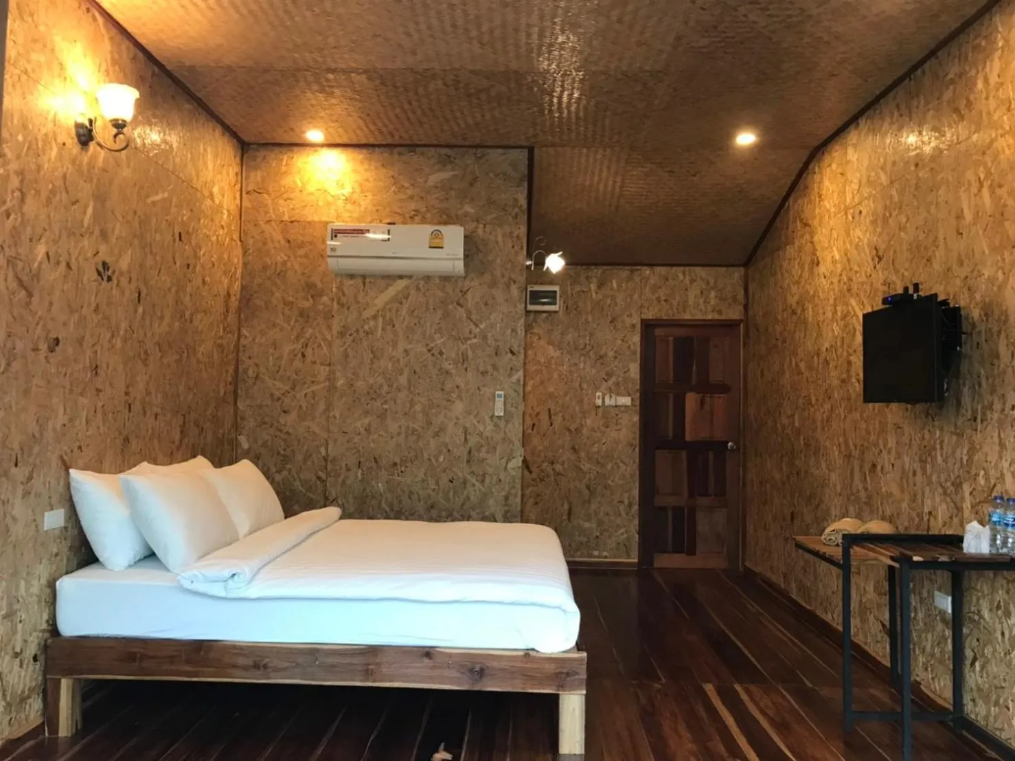 Bed in Kodaun River Kwai Resort