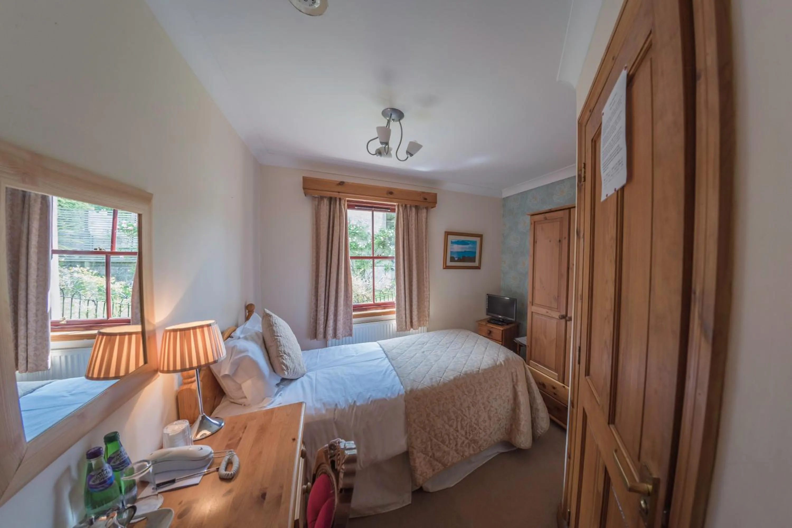 Bed in Craigard House Hotel