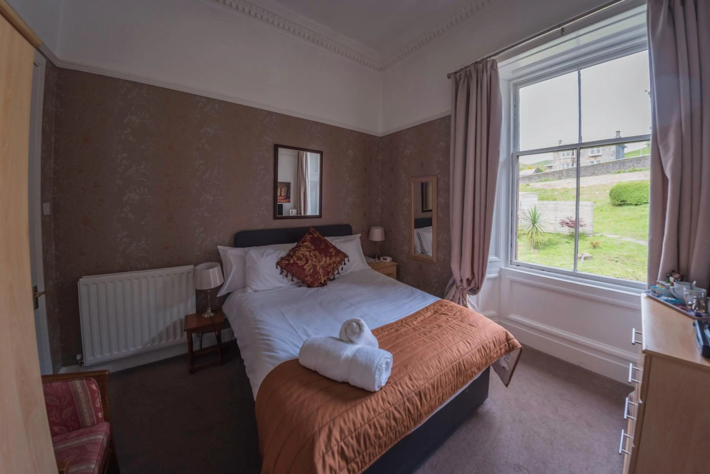 Bed in Craigard House Hotel