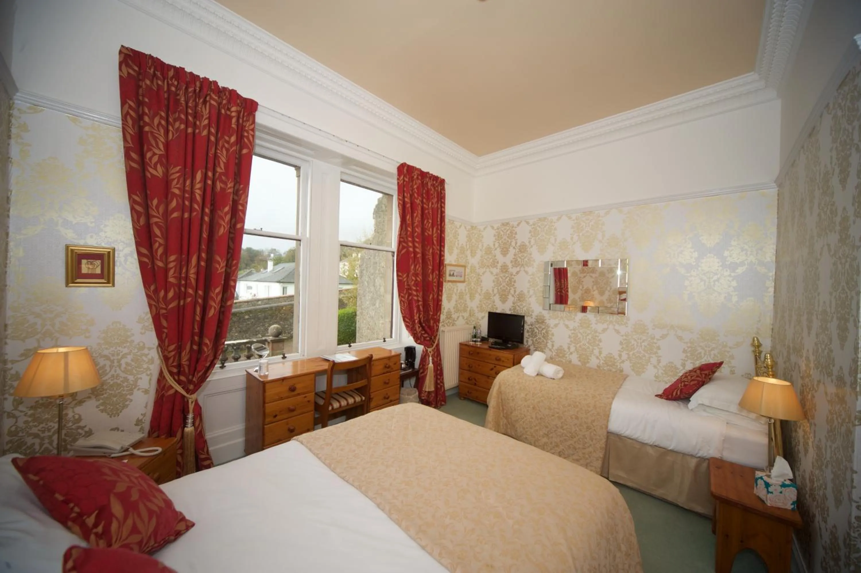 Photo of the whole room, Bed in Craigard House Hotel