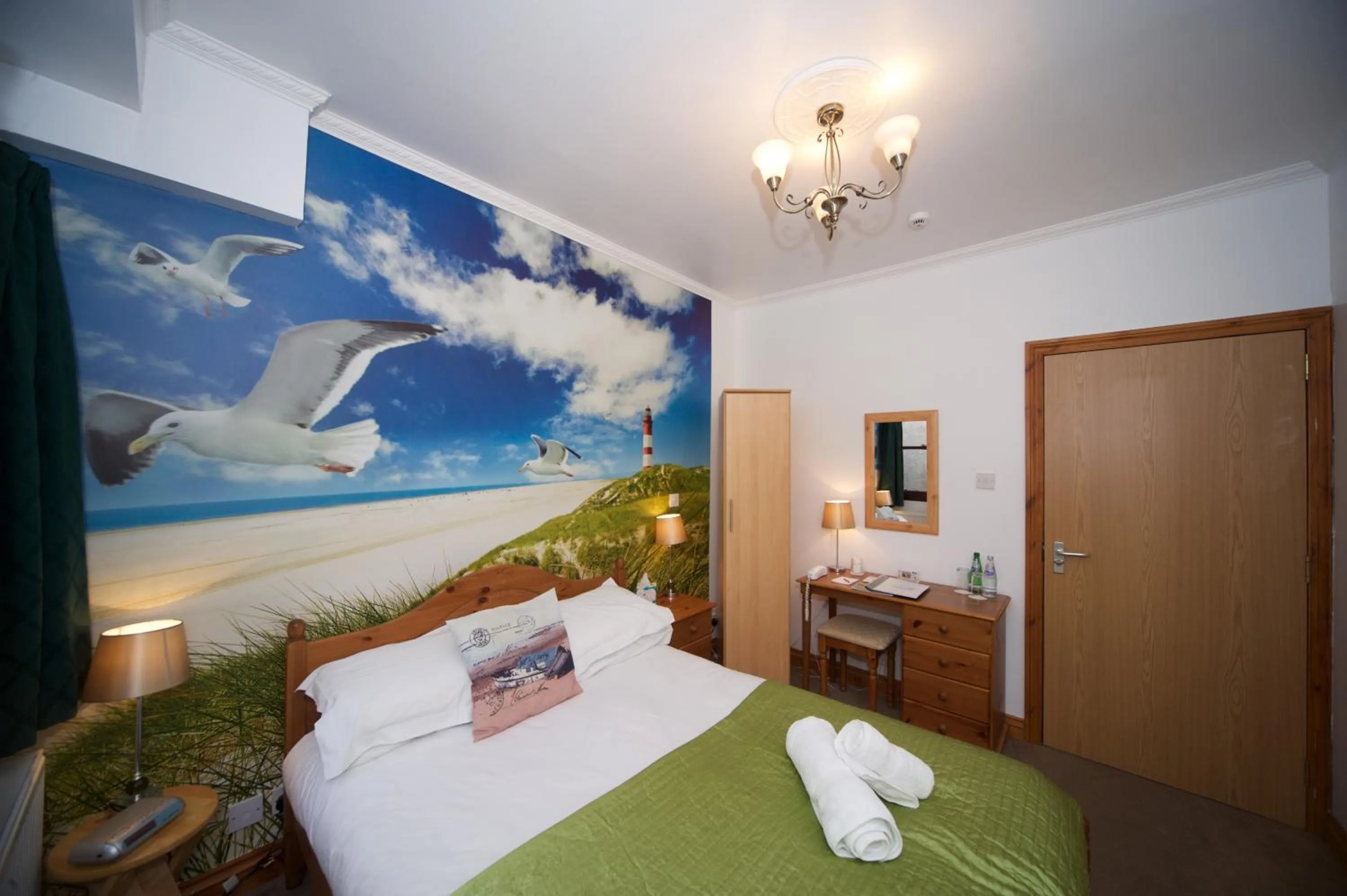 Photo of the whole room, Bed in Craigard House Hotel