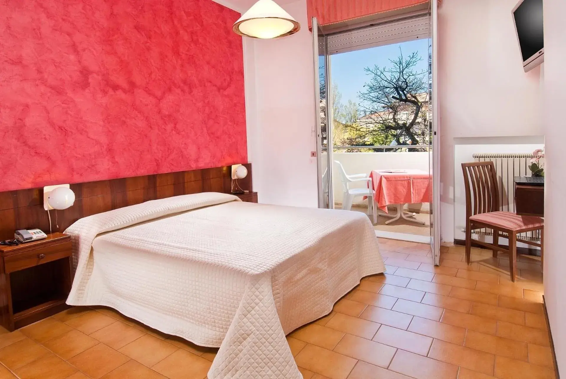 Economy Single Room in Hotel Le Querce Economy Single Room in Hotel Le Querce