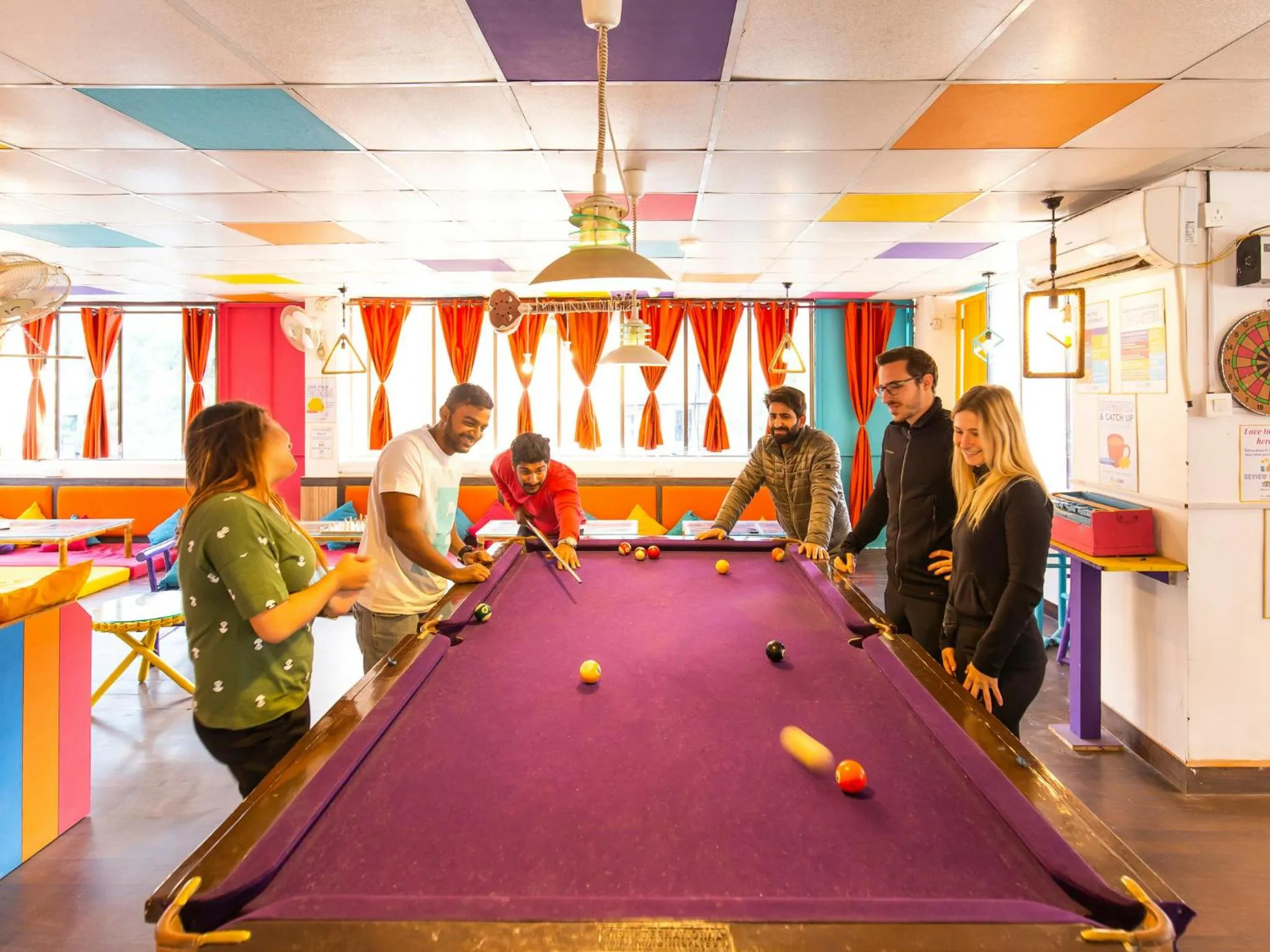 Communal lounge/ TV room in goSTOPS Rishikesh, Tapovan