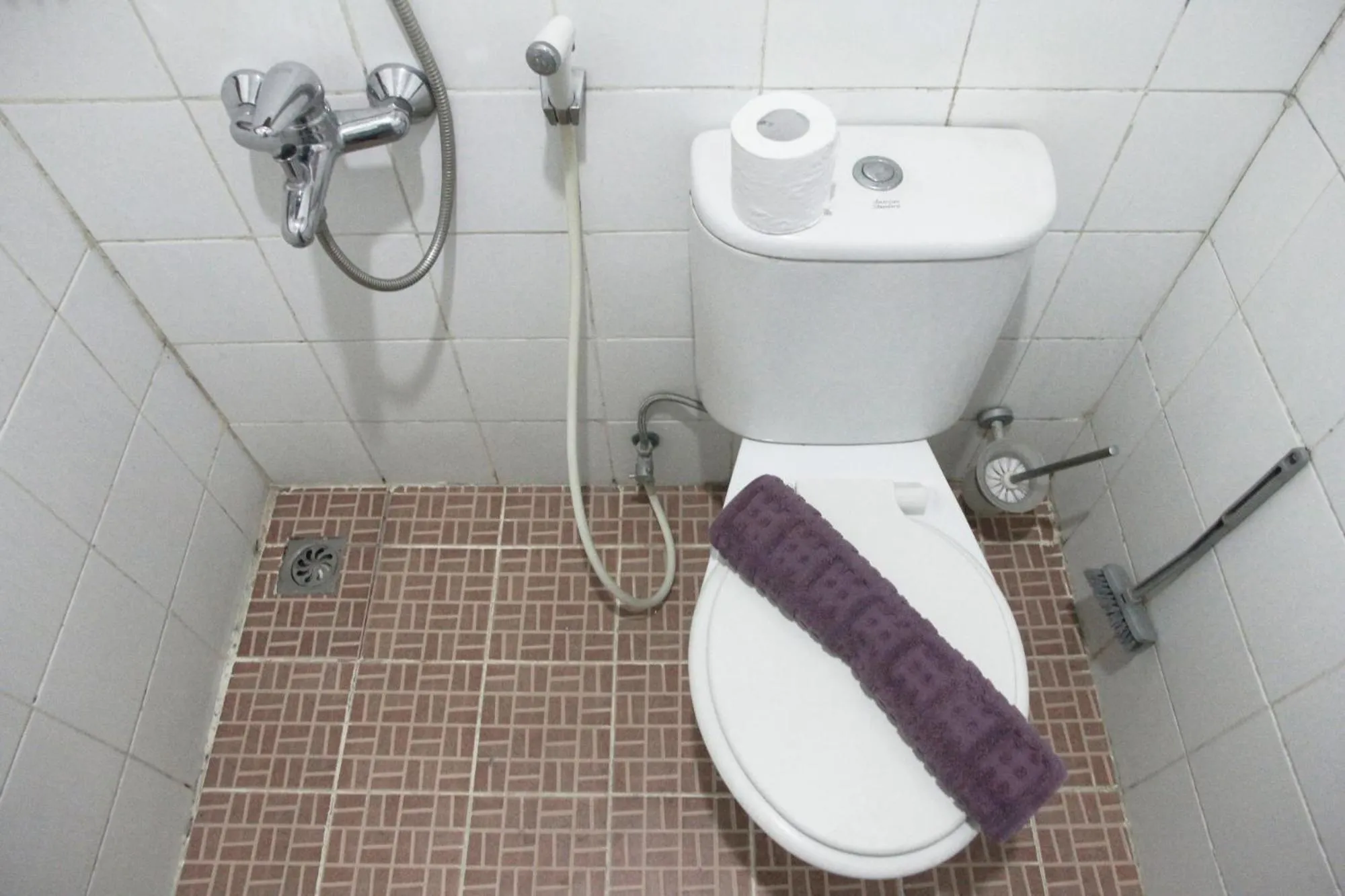 Comfortable 2BR Mutiara Bekasi Apartment By Travelio