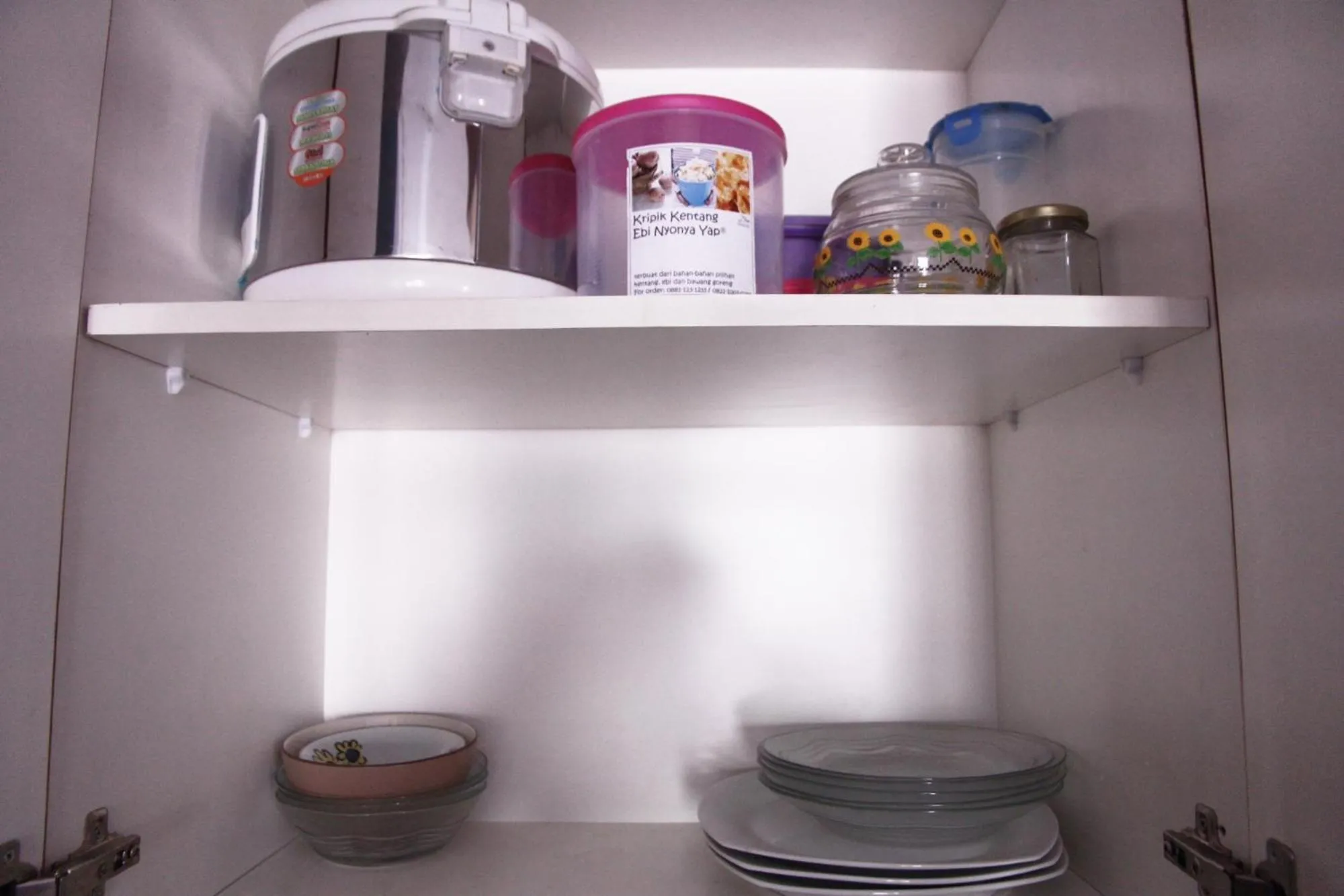 Comfortable 2BR Mutiara Bekasi Apartment By Travelio