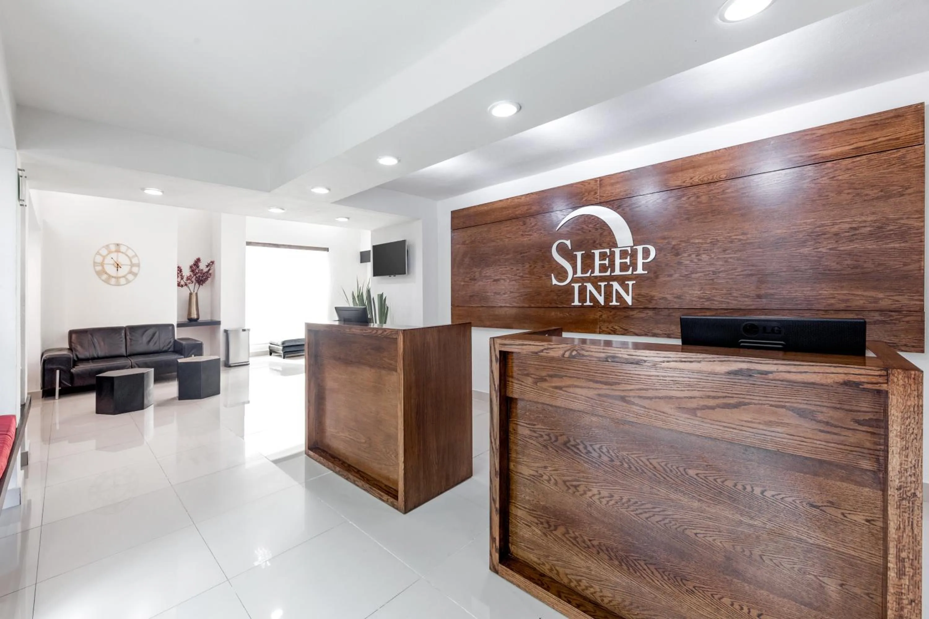 Lobby or reception in Sleep Inn Monterrey Norte