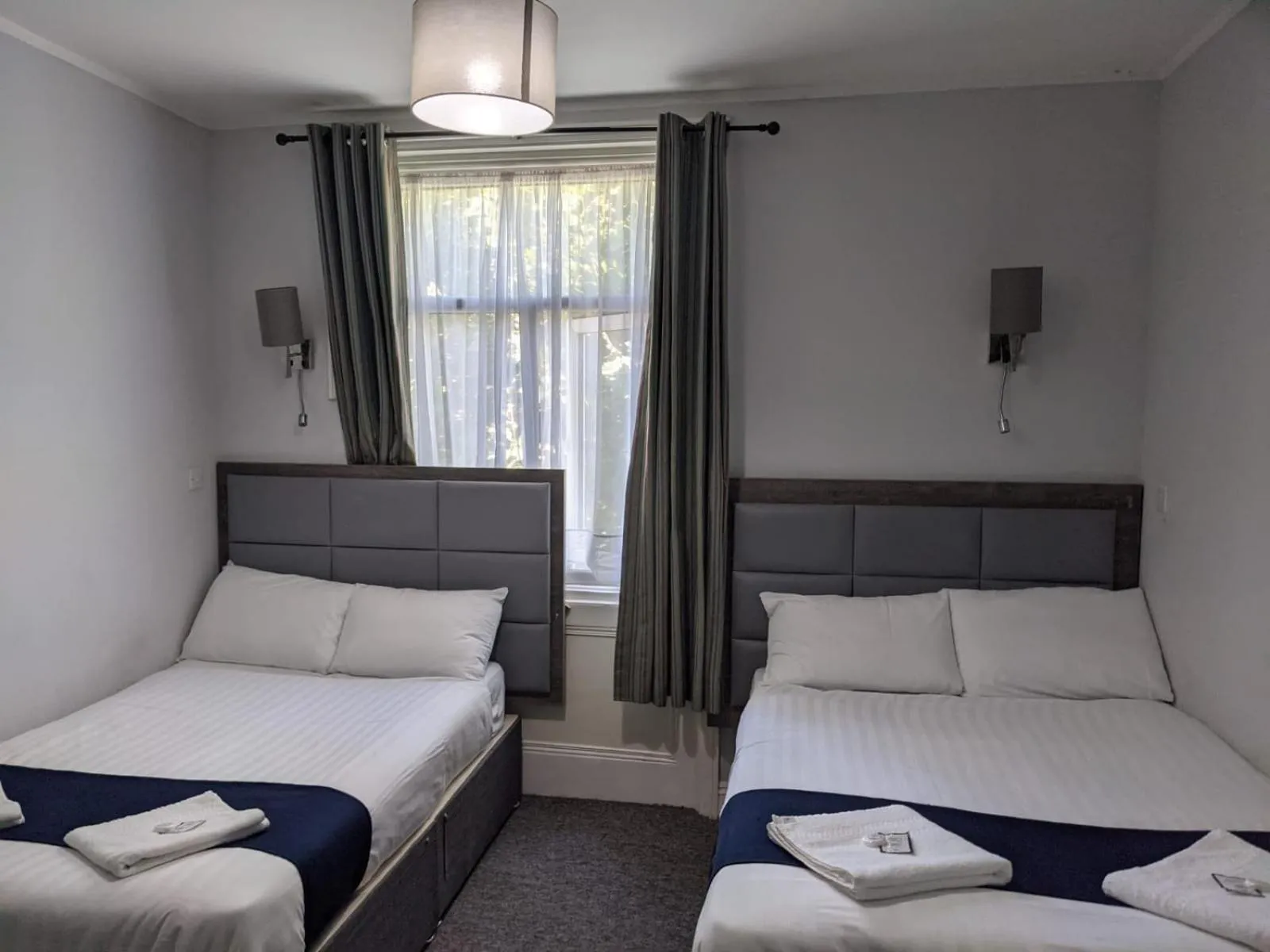 Bedroom, Bed in Comfotel BLU