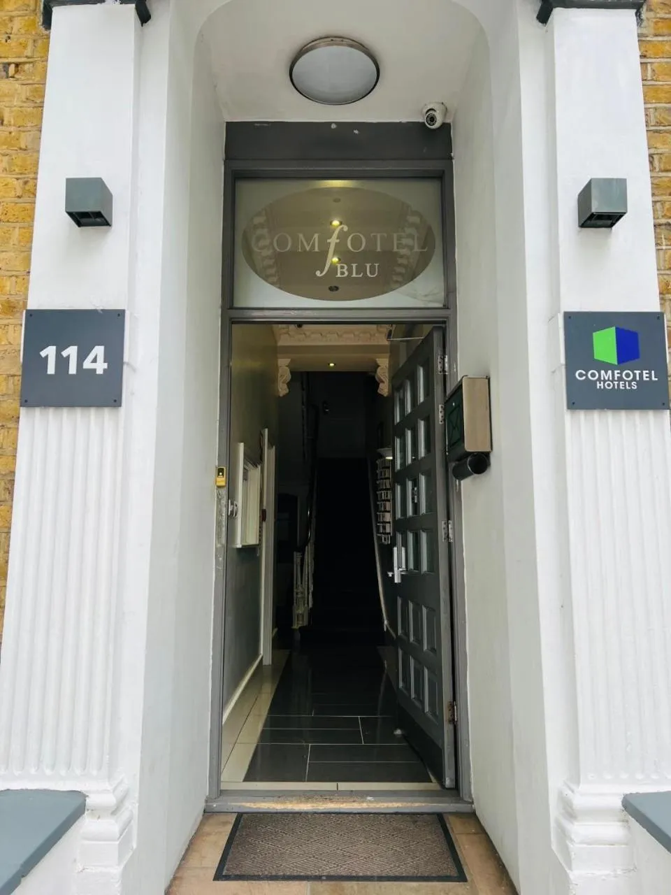 Facade/entrance in Comfotel BLU