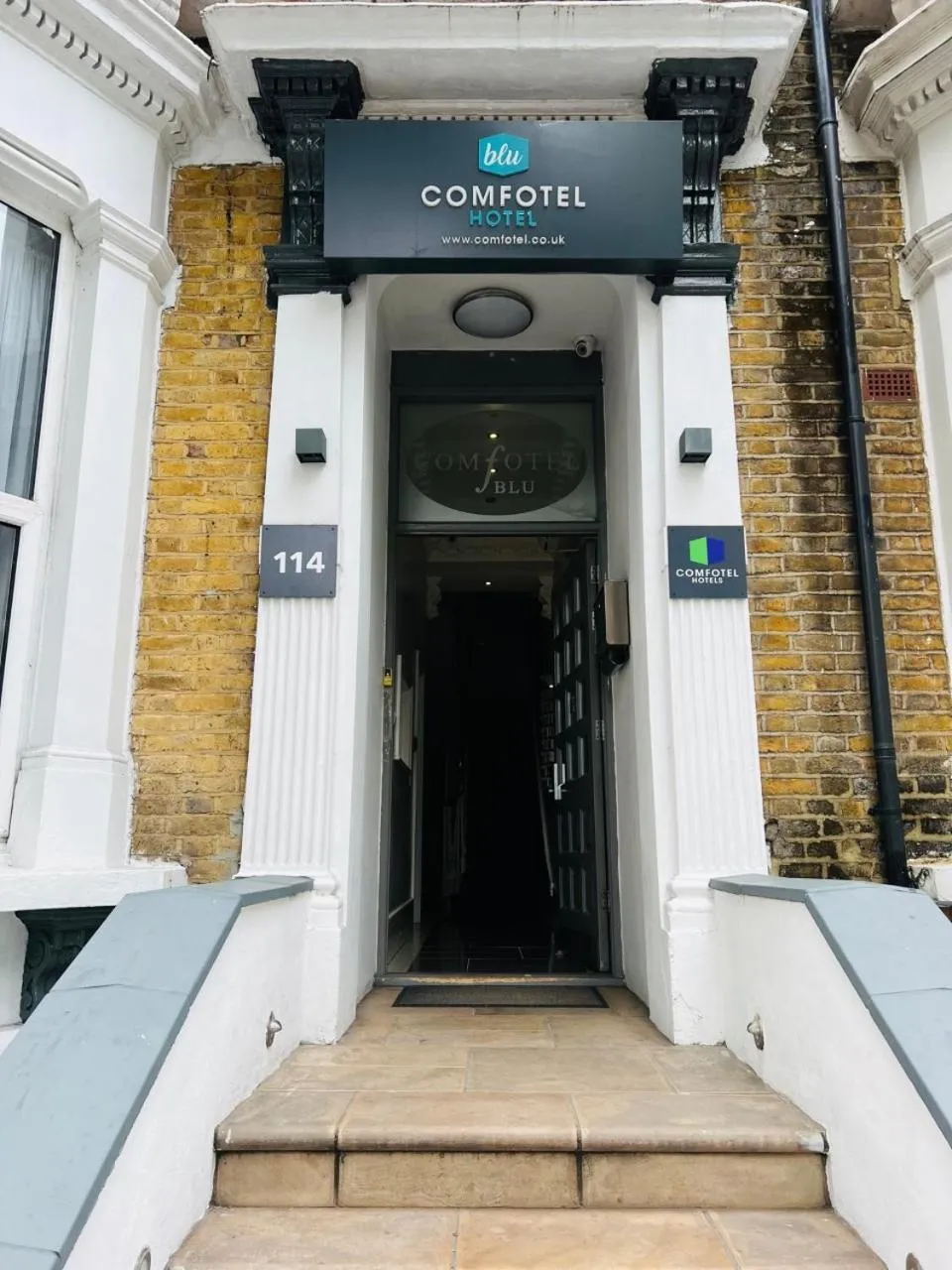 Facade/entrance in Comfotel BLU