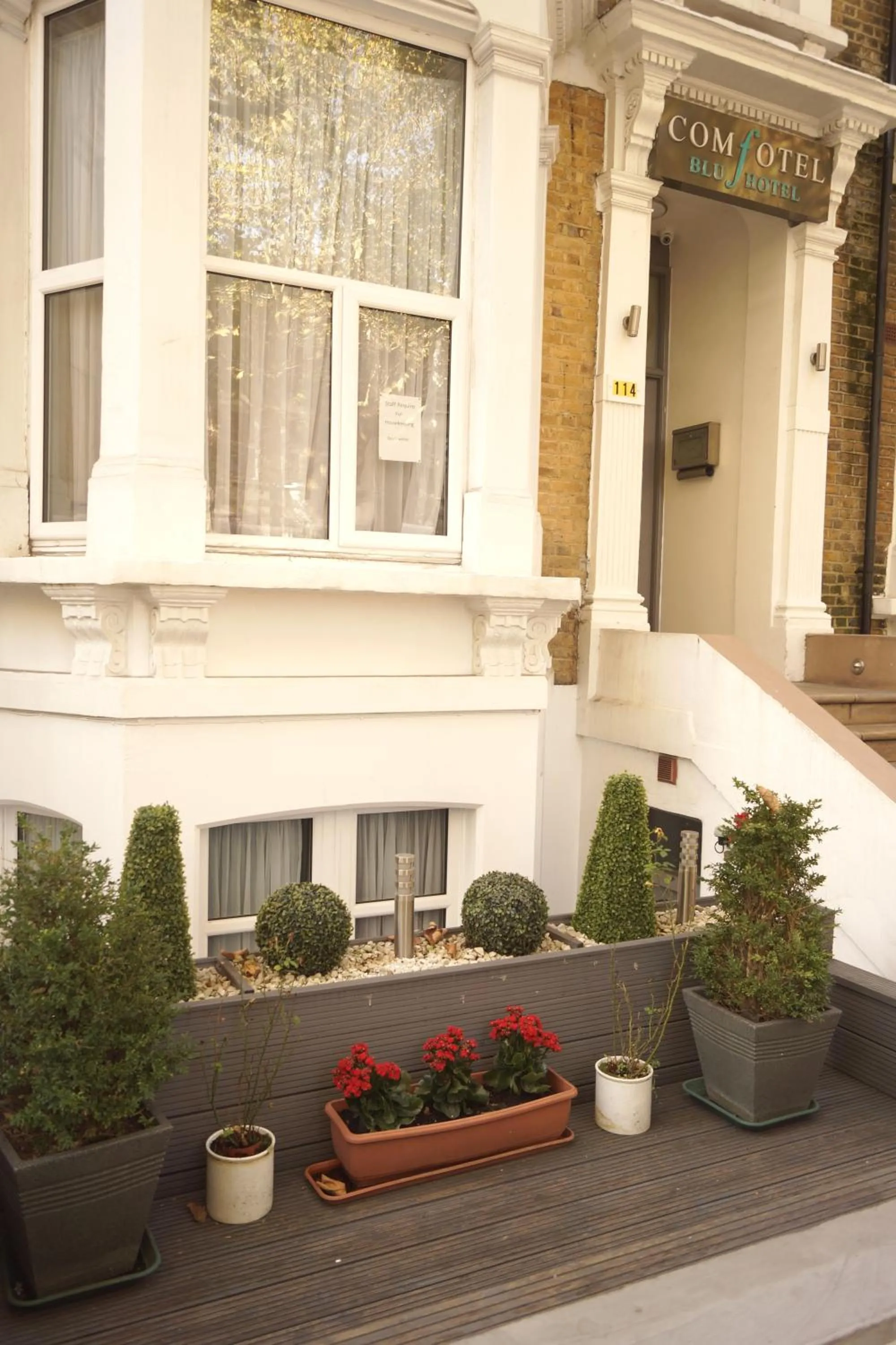 Property building in Comfotel BLU