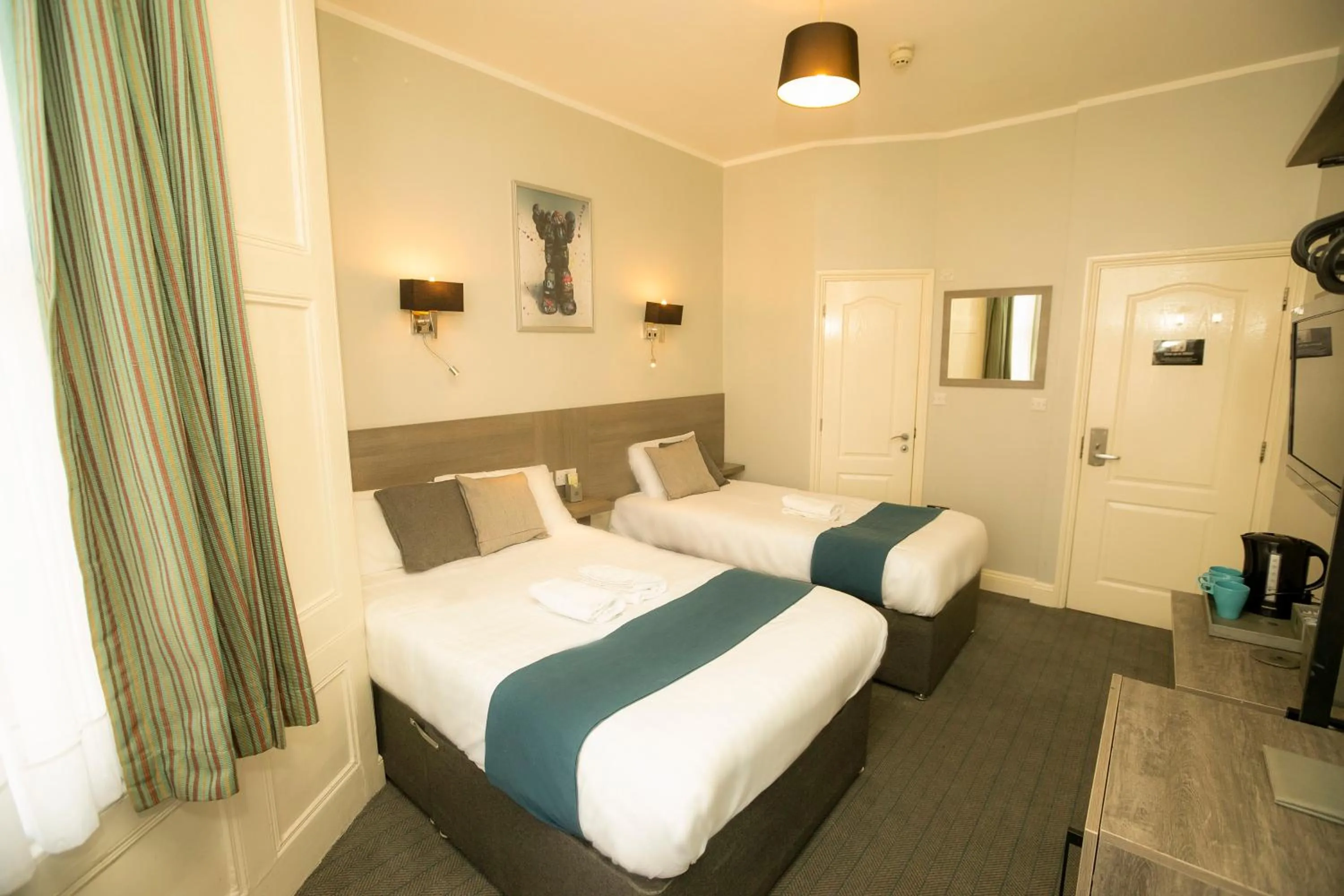 Bedroom, Bed in Comfotel BLU