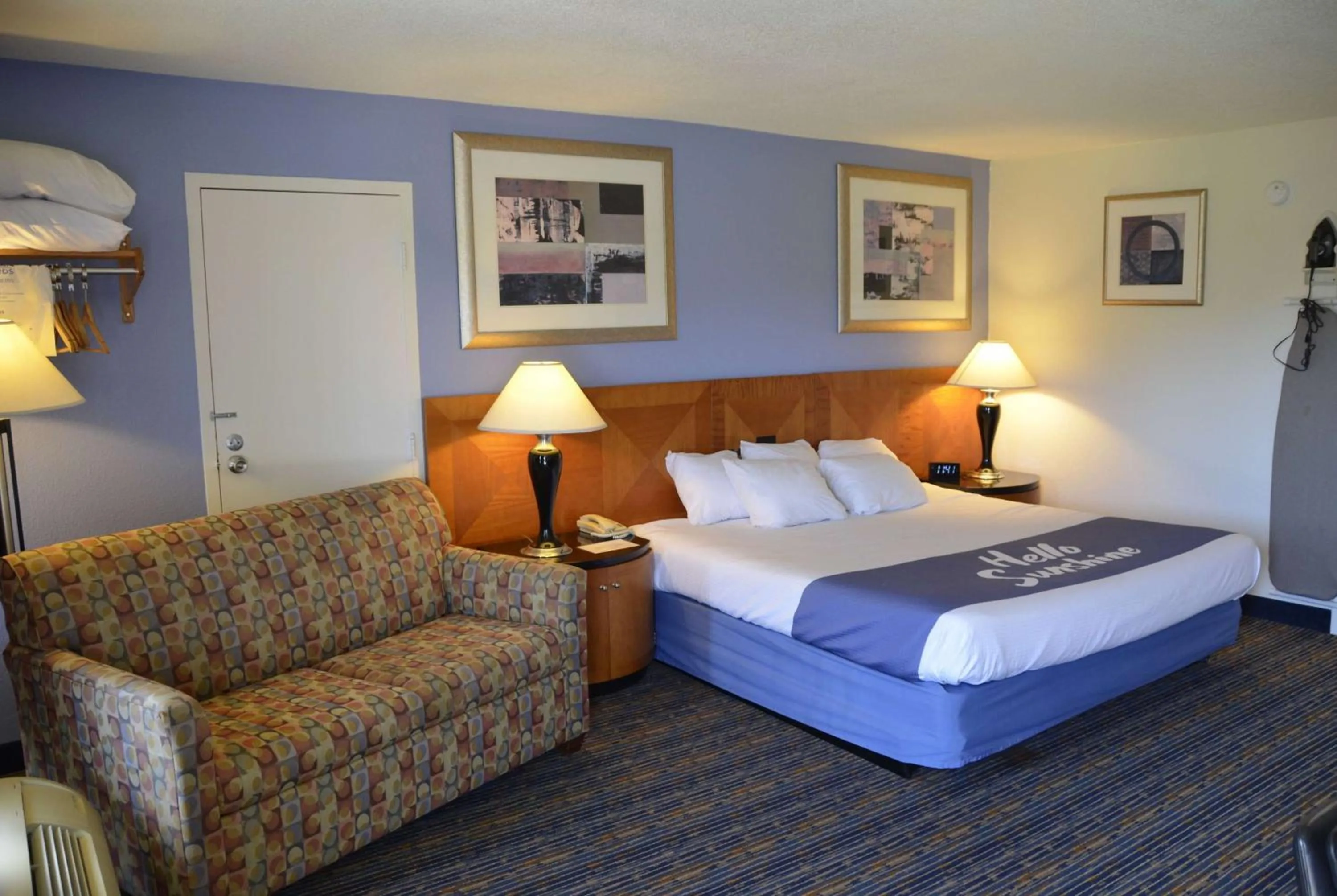 Photo of the whole room, Bed in Days Inn by Wyndham Luray Shenandoah