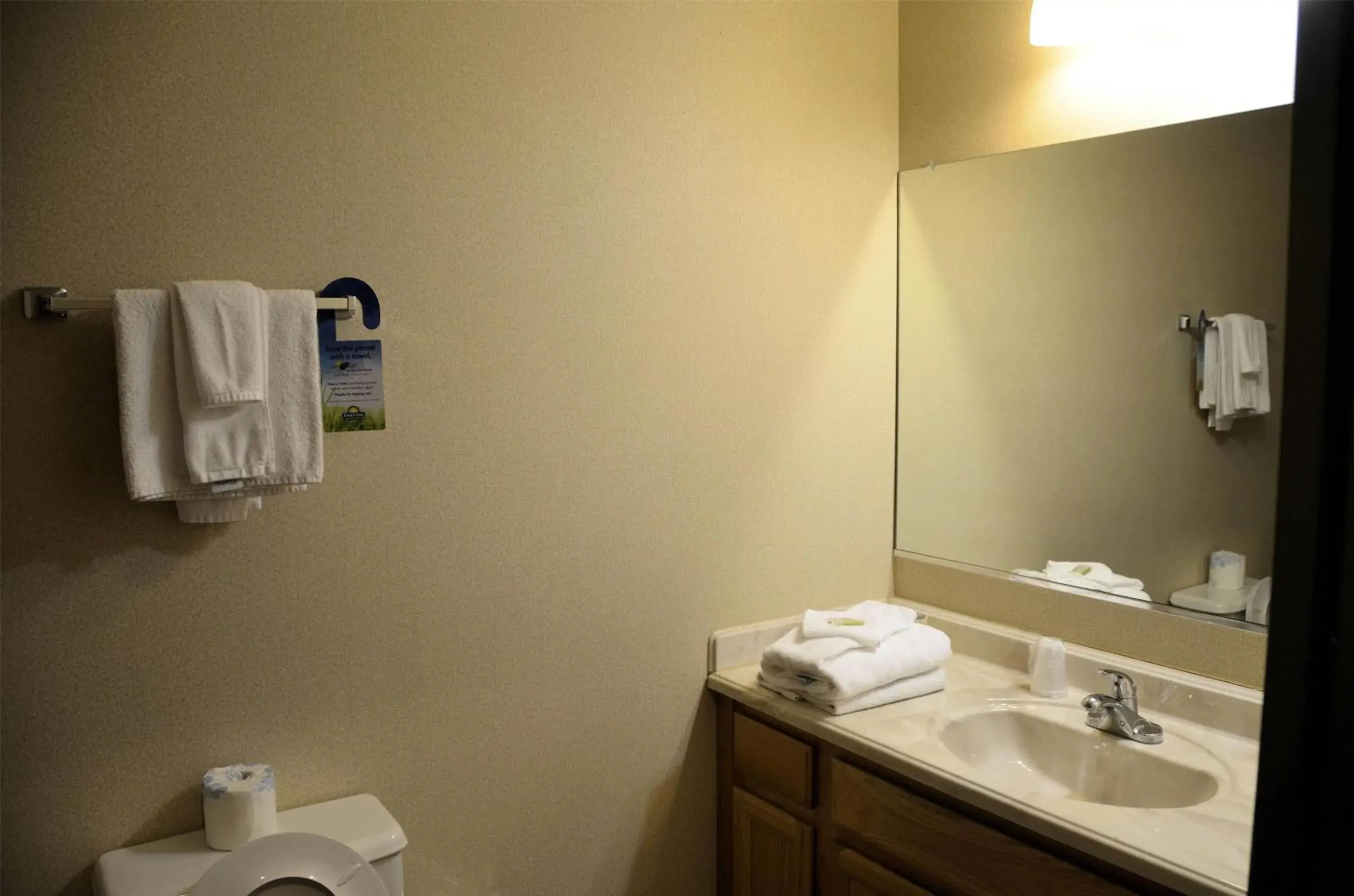 Deluxe King Suite - Non-Smoking in Days Inn by Wyndham Luray Shenandoah Deluxe King Suite - Non-Smoking in Days Inn by Wyndham Luray Shenandoah