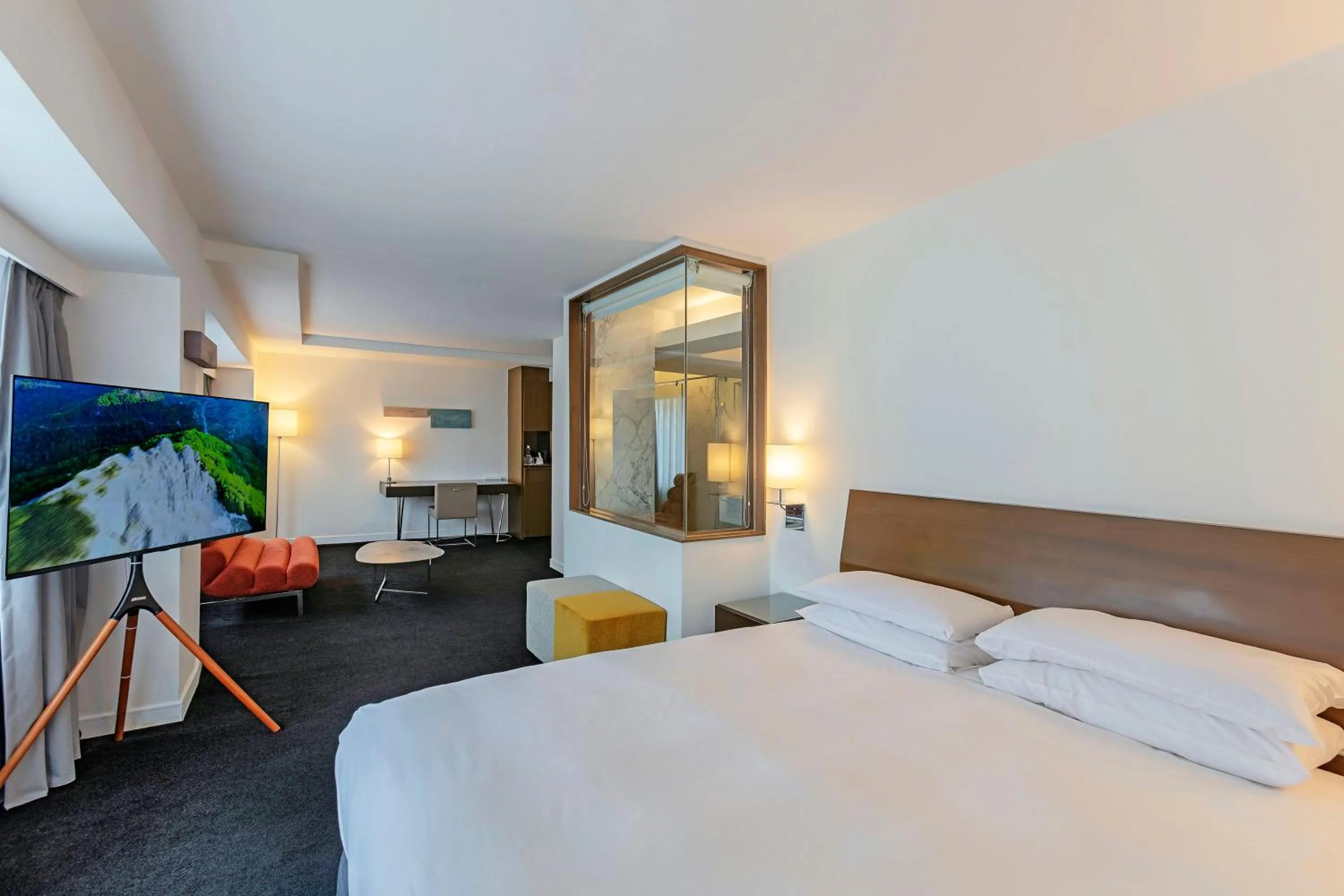 Photo of the whole room, Bed in United Hotel