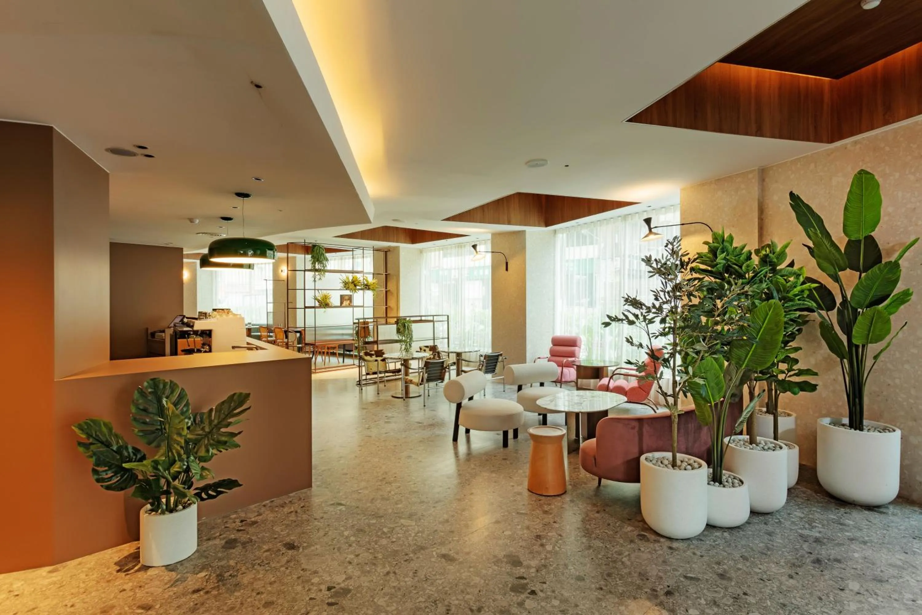 Restaurant/places to eat in United Hotel