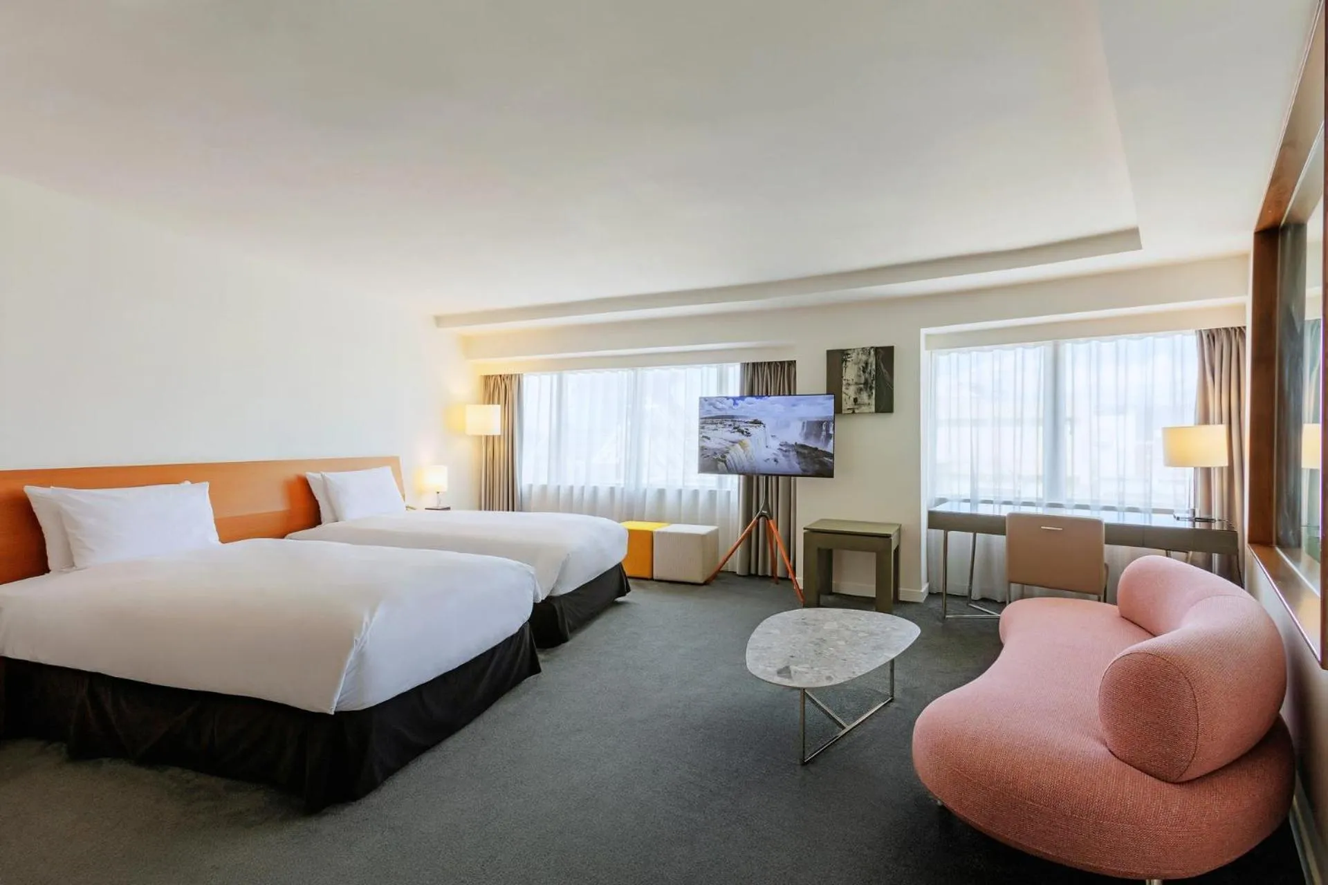 Photo of the whole room, Bed in United Hotel