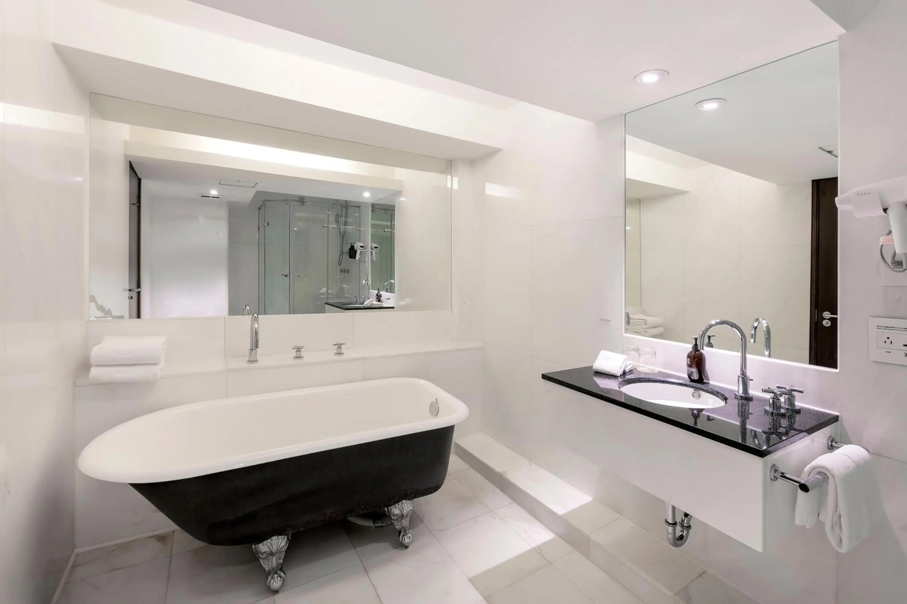 Bathroom in United Hotel