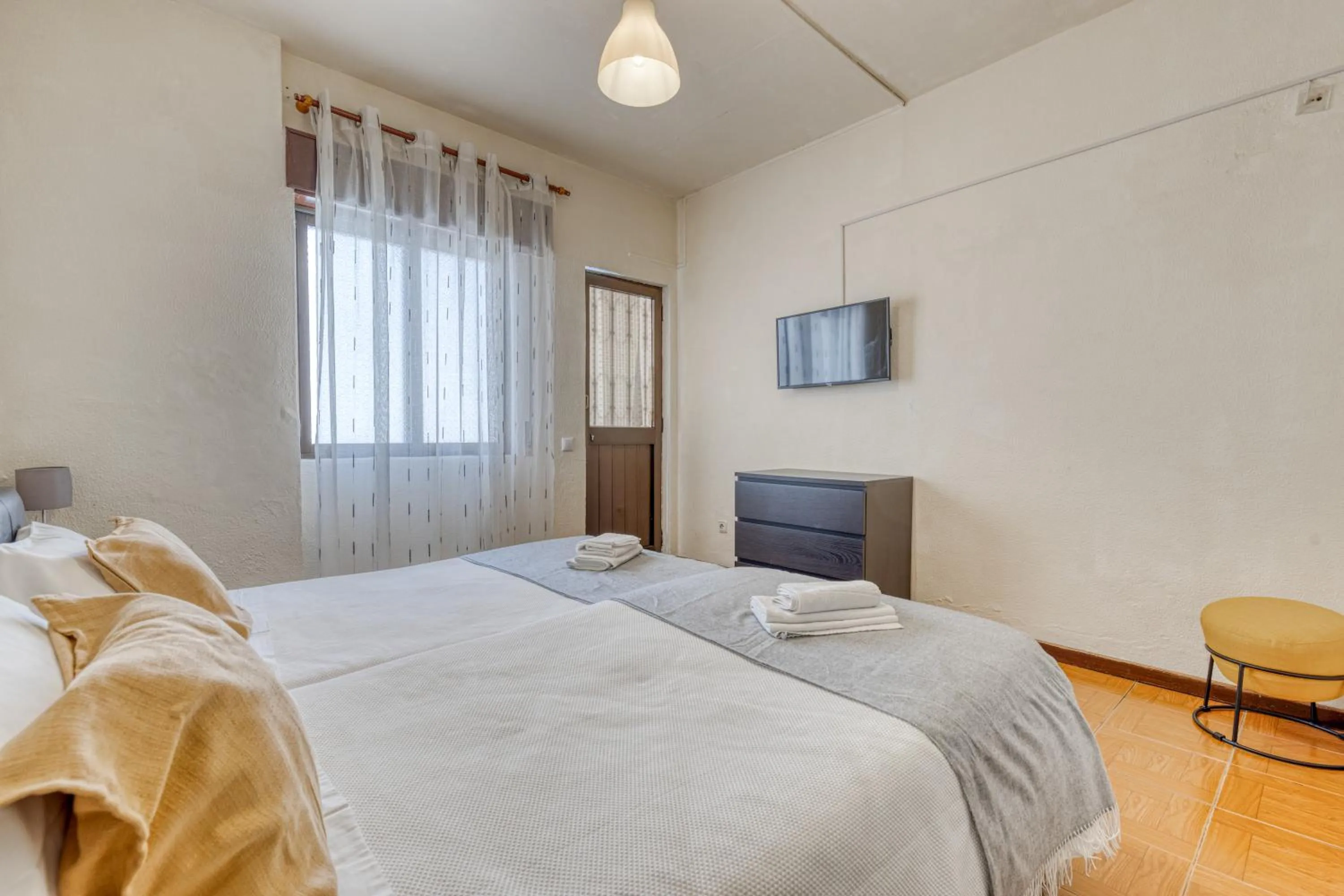 TV and multimedia, Bed in Hotel Borsalino