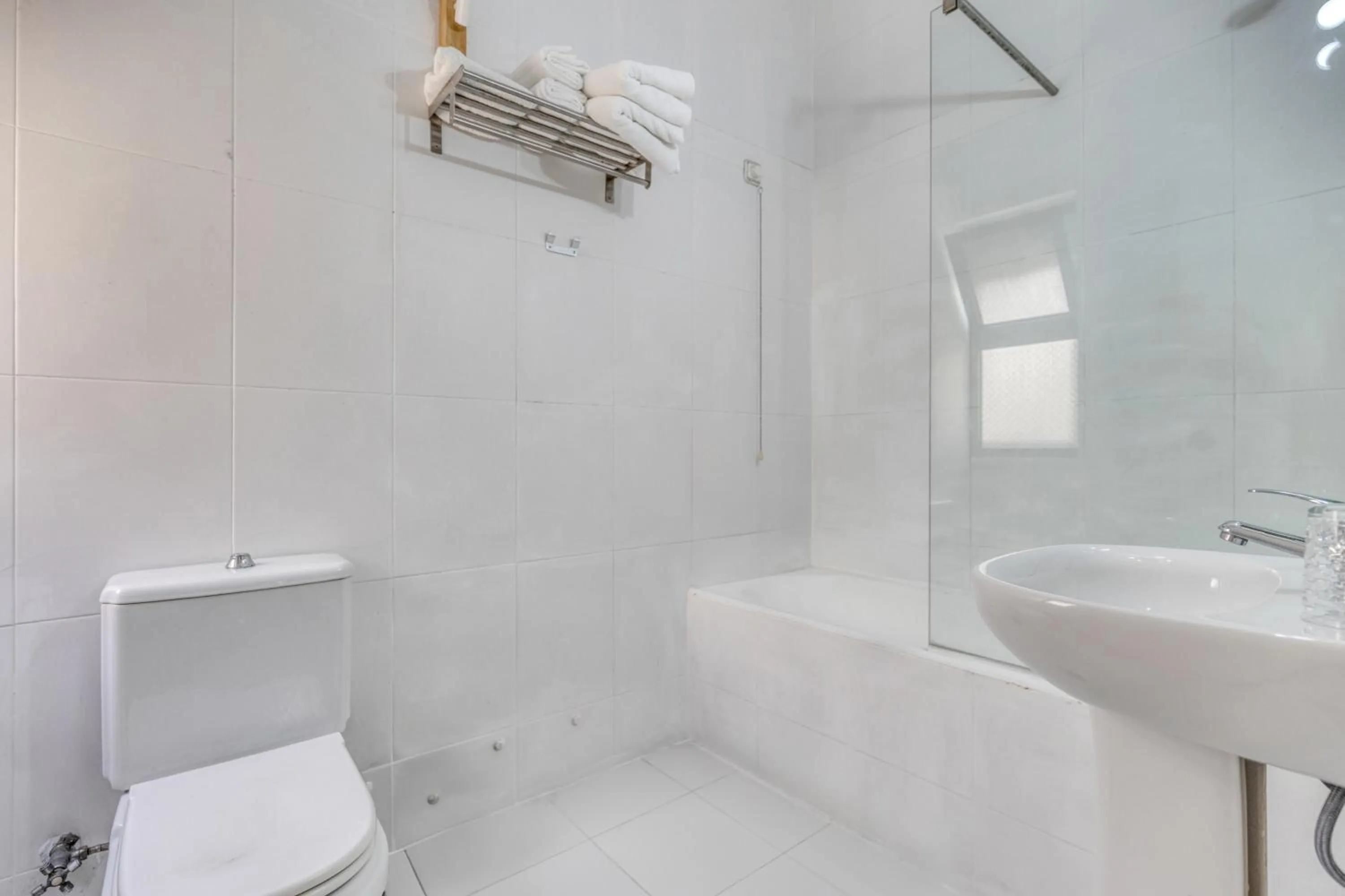 Shower in Hotel Borsalino