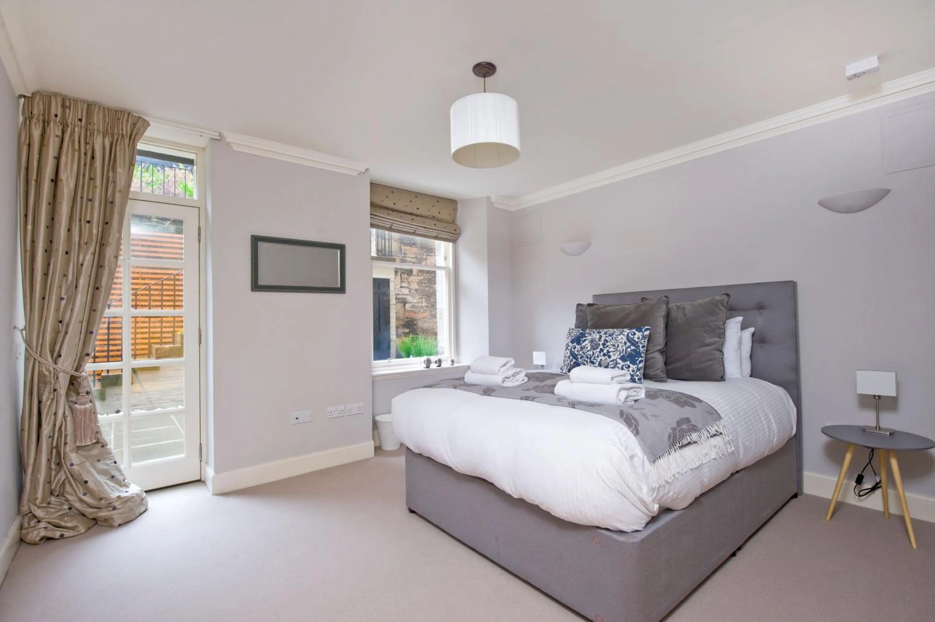 Bedroom, Bed in Destiny Scotland - Q-Residence