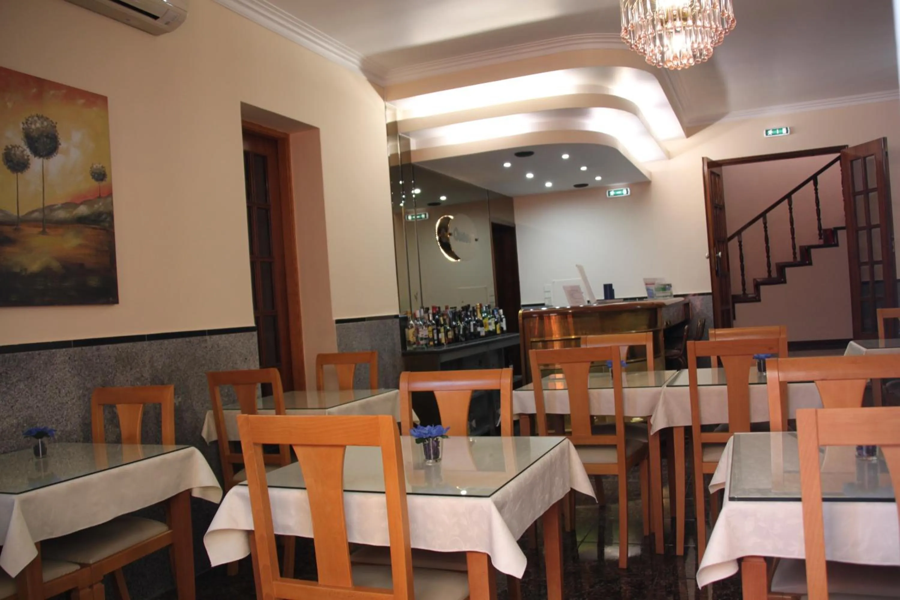 Food and drinks in Hotel Quasar