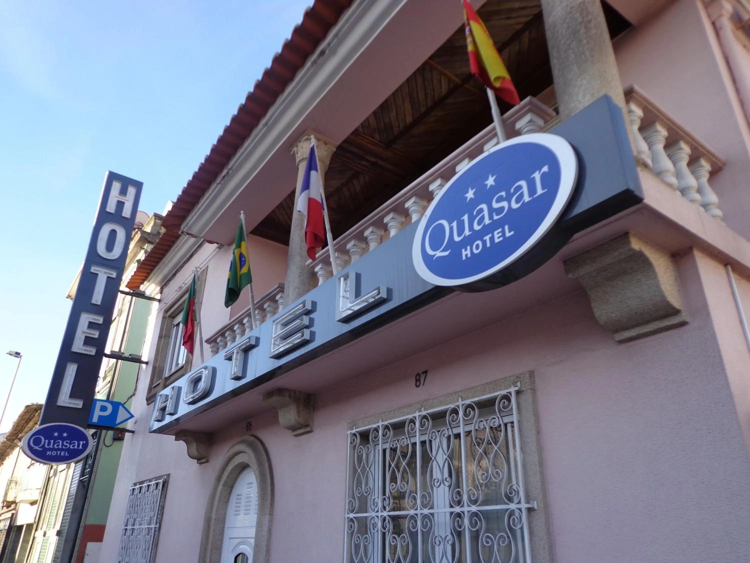 Facade/entrance in Hotel Quasar