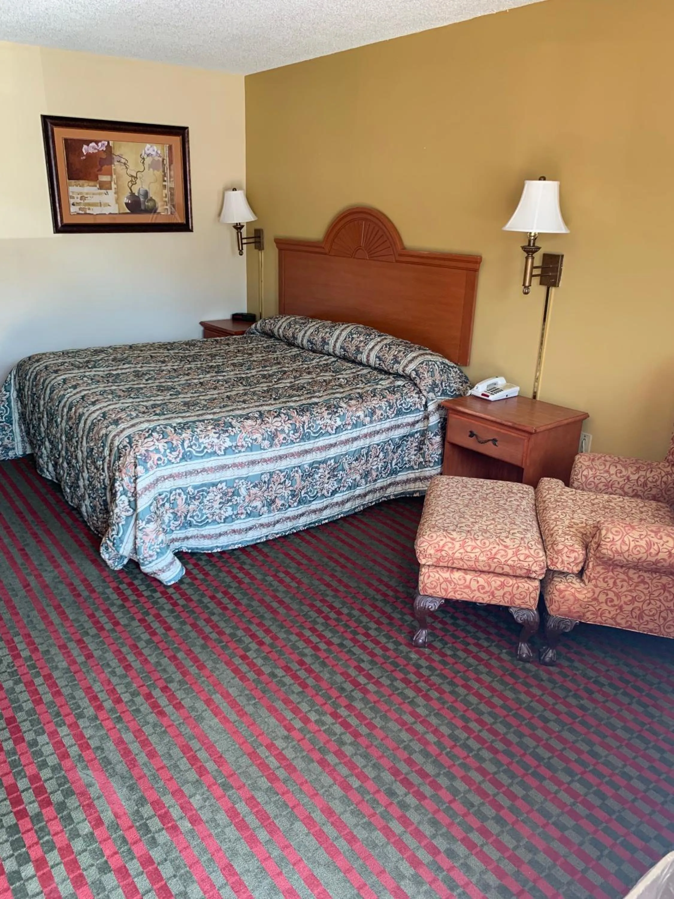 Bed in Western Motel - Jesup