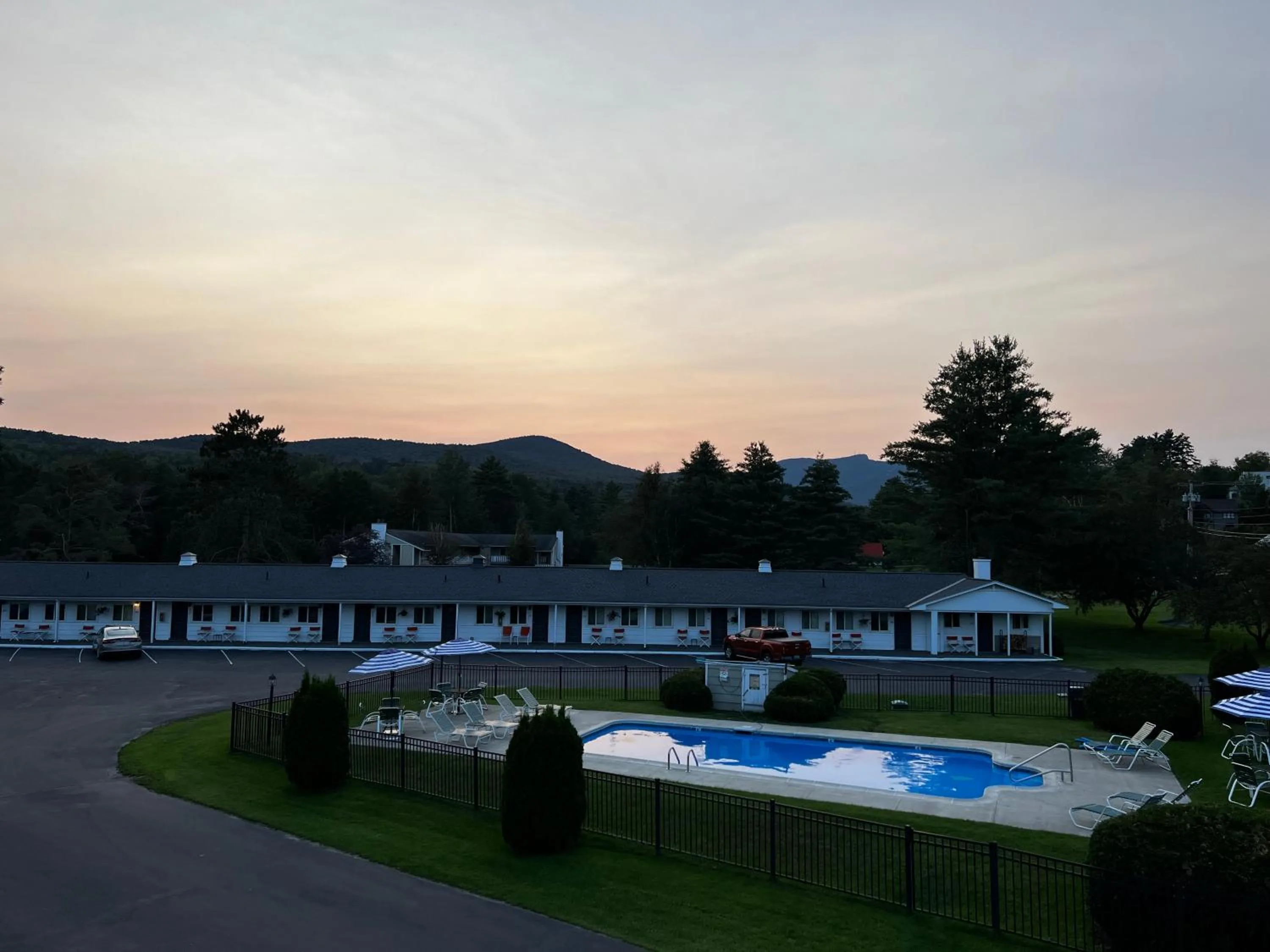 Swimming pool in Stowe Motel & Snowdrift