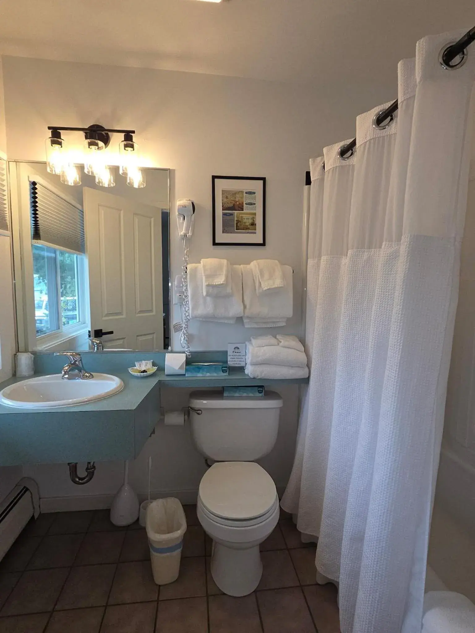 Deluxe Efficiency Room in Stowe Motel & Snowdrift Deluxe Efficiency Room in Stowe Motel & Snowdrift