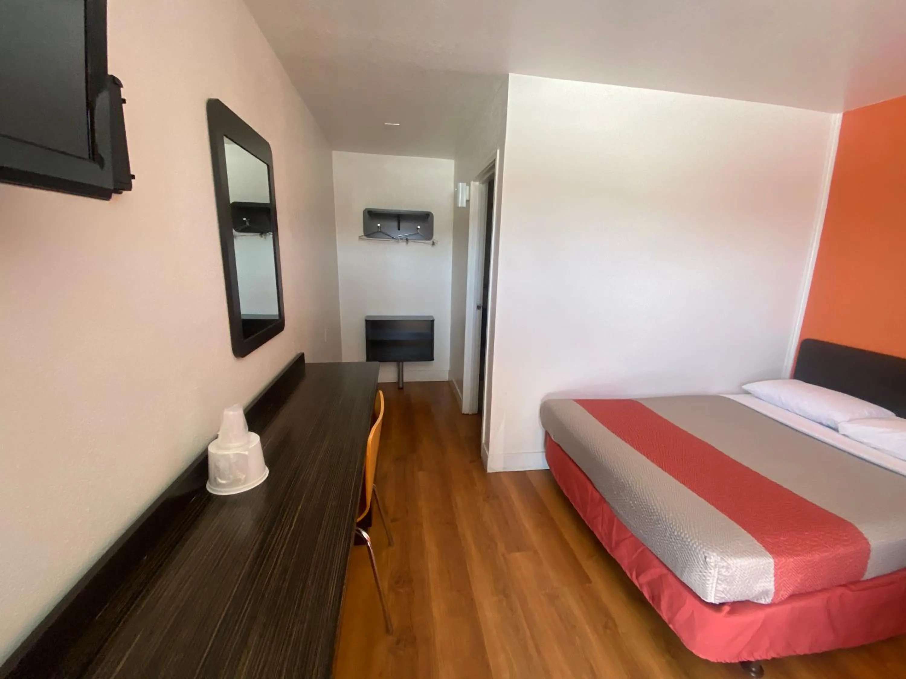 Bedroom, Bed in Motel 6-Goodland, KS